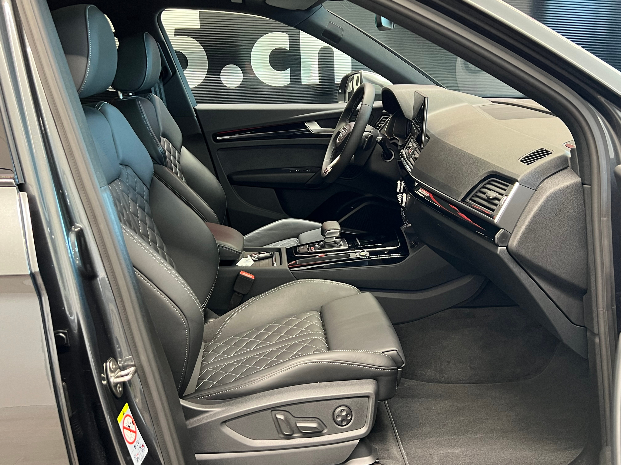 listing desktop thumbnail image 21