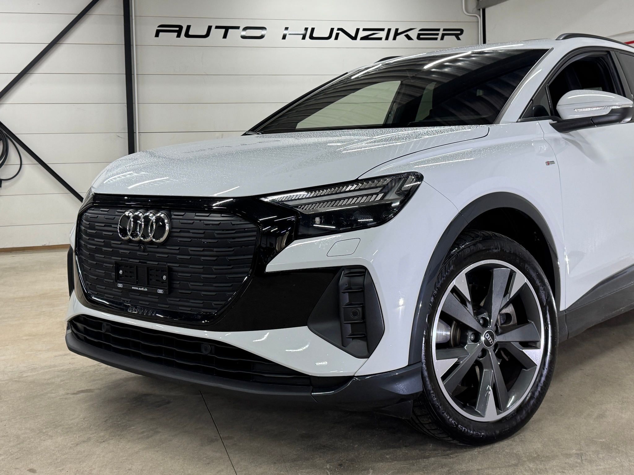 listing desktop thumbnail image 1