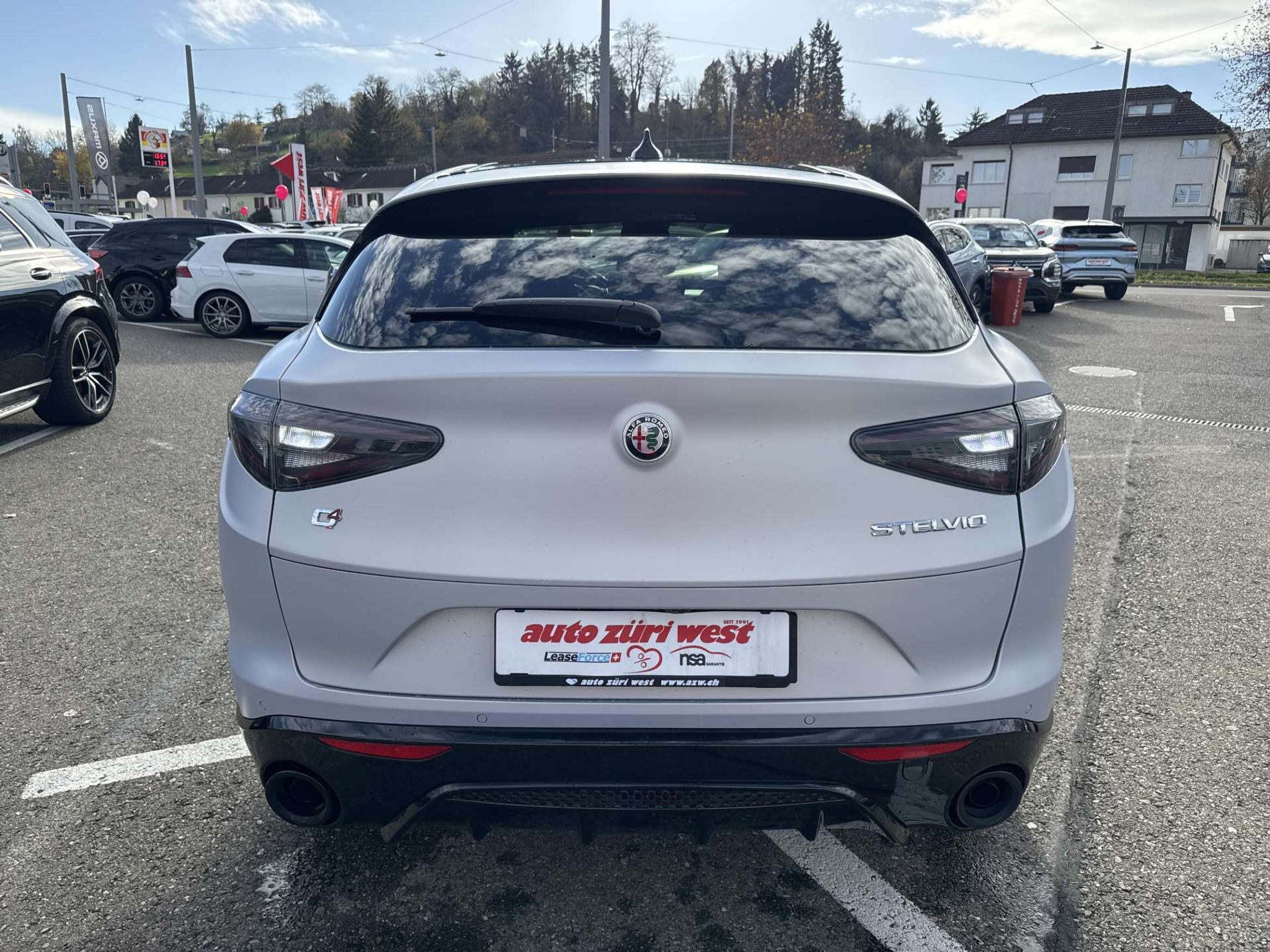 listing desktop thumbnail image 14