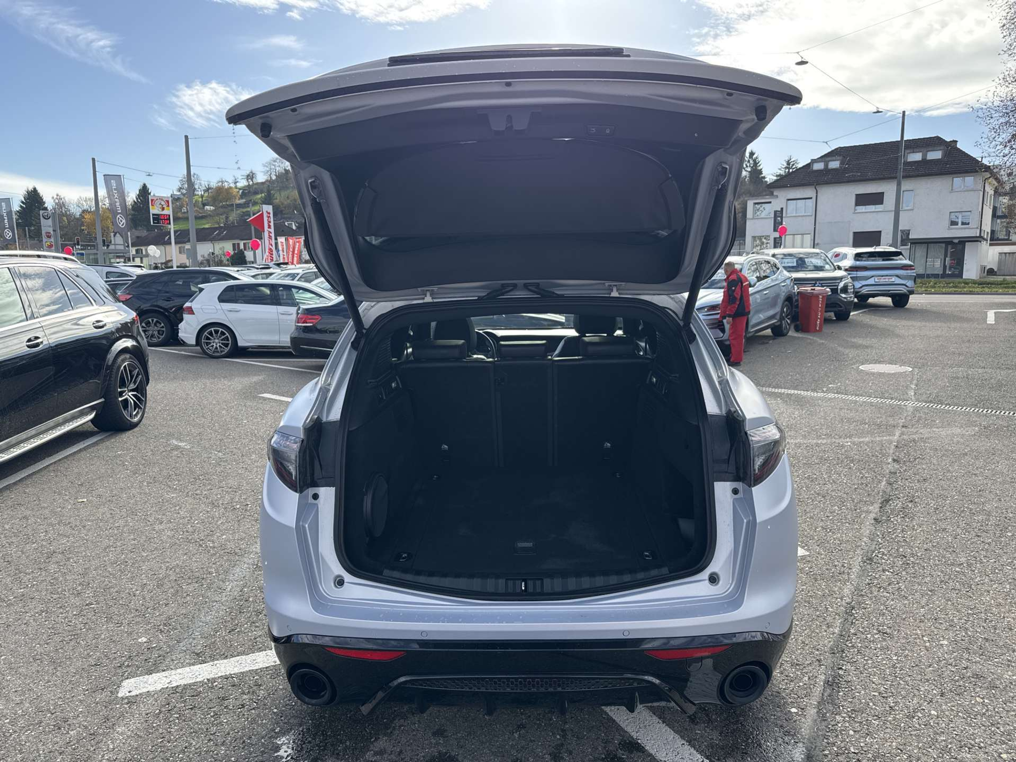 listing desktop thumbnail image 7