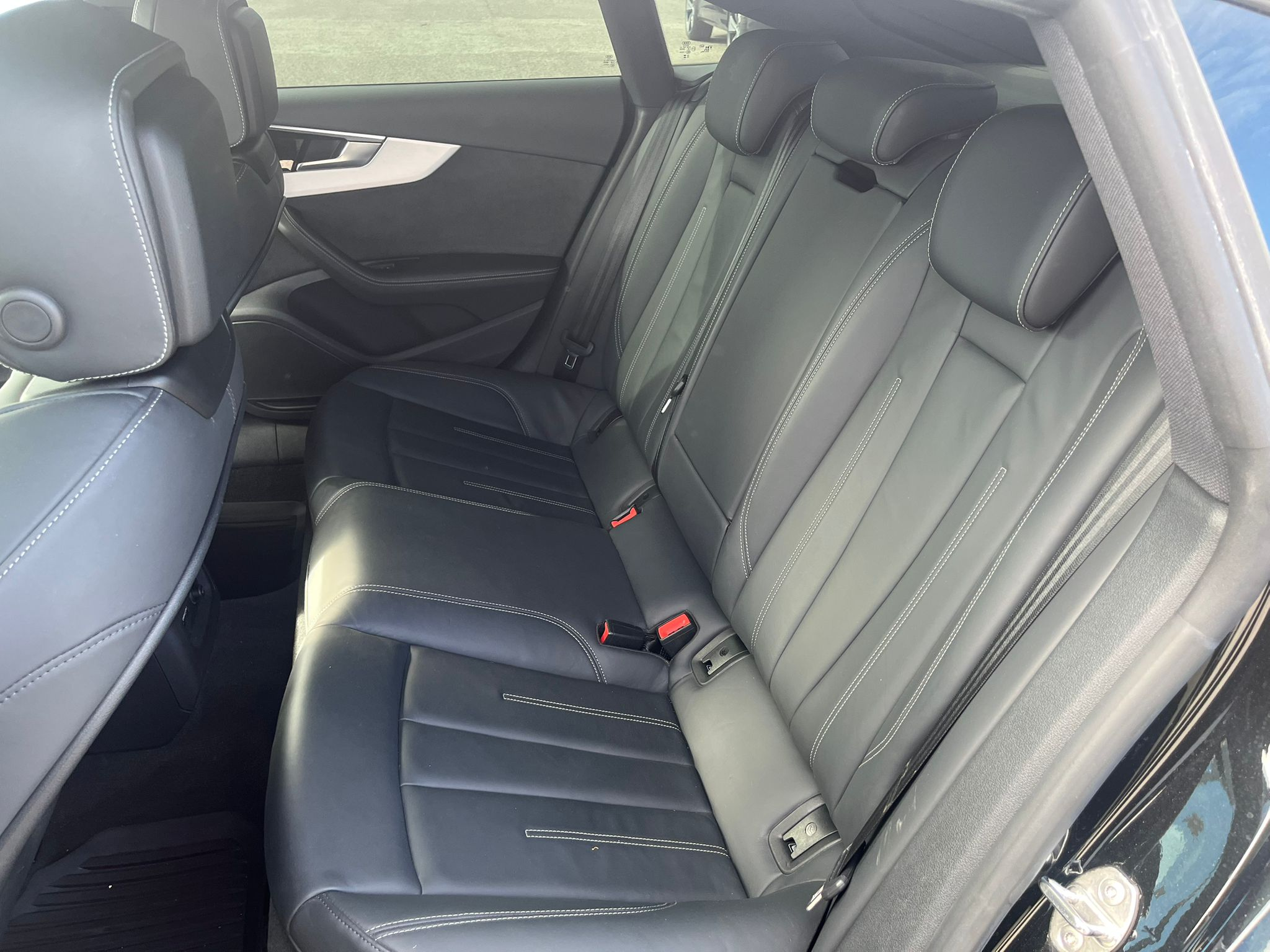 listing desktop thumbnail image 2