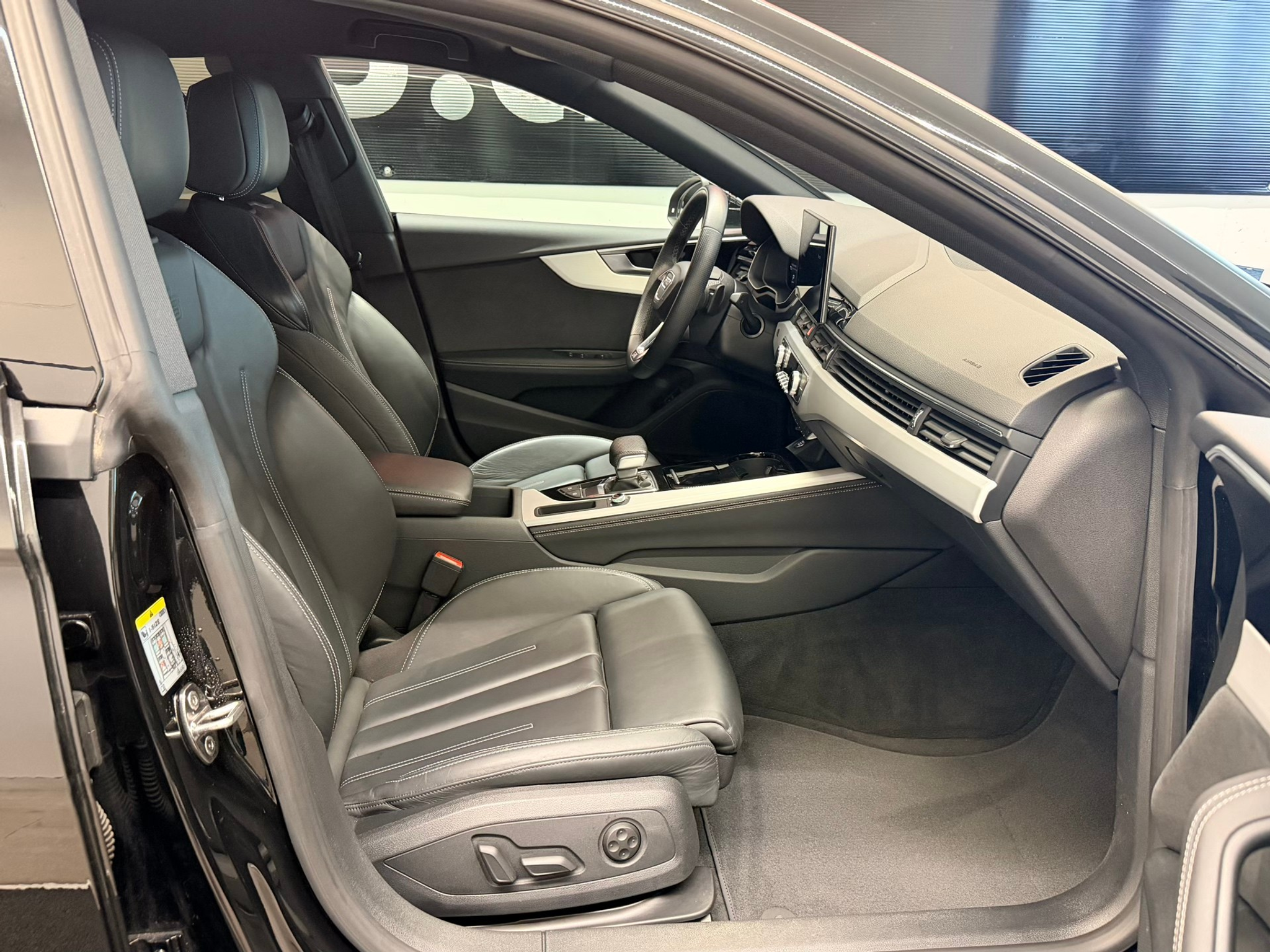 listing desktop thumbnail image 20