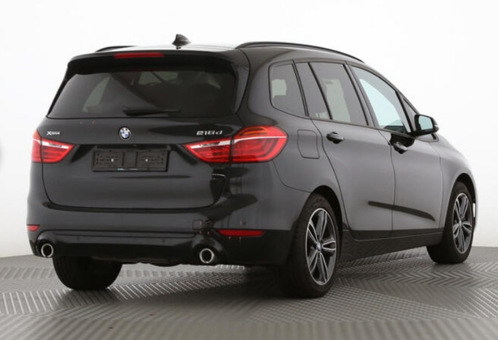 listing desktop thumbnail image 1