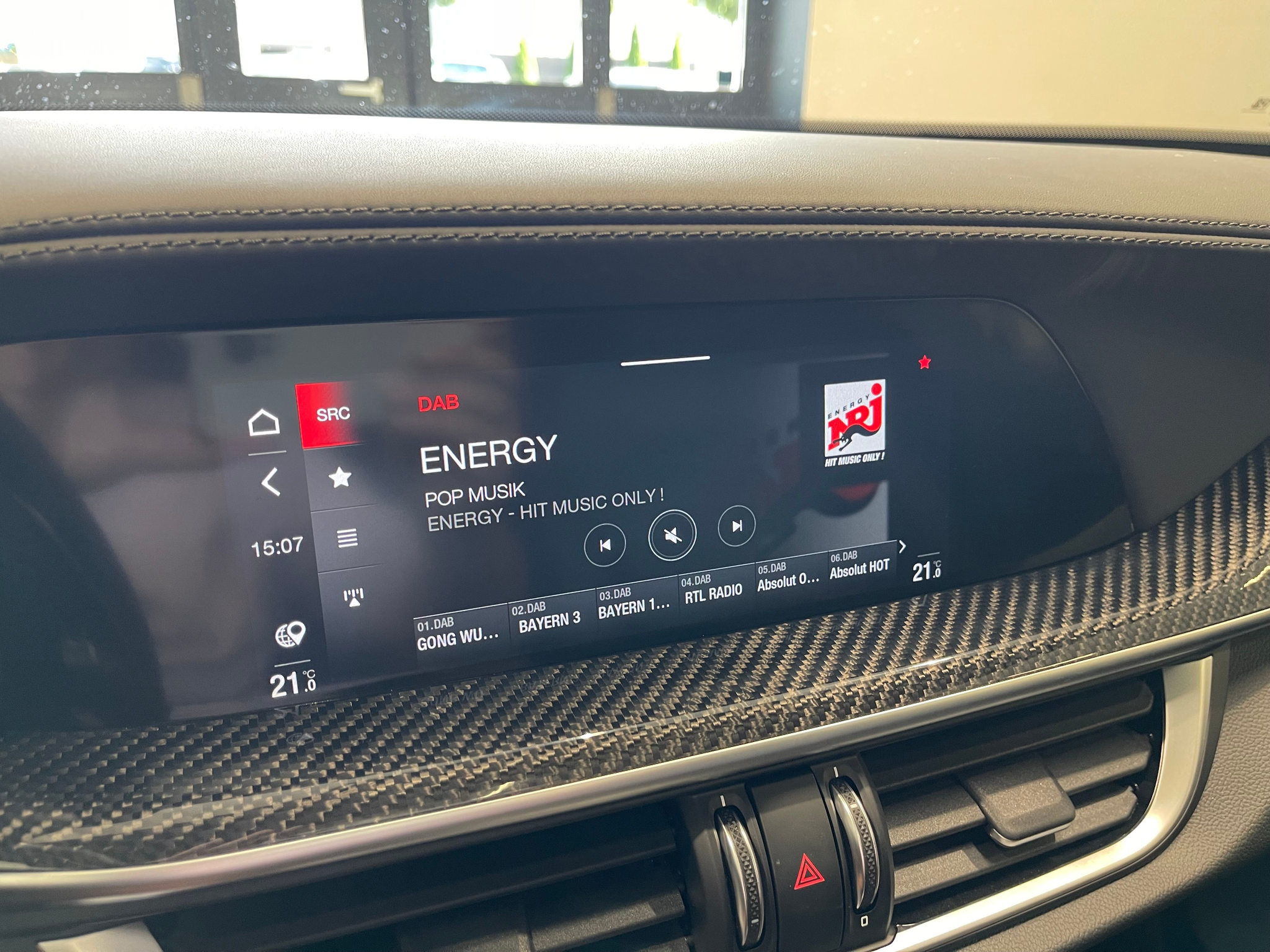 listing desktop thumbnail image 21