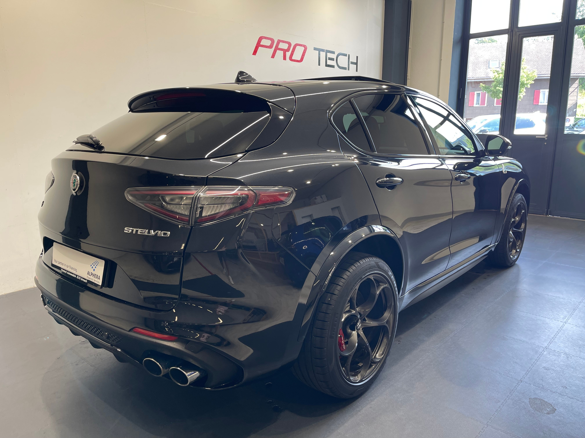 listing desktop thumbnail image 2