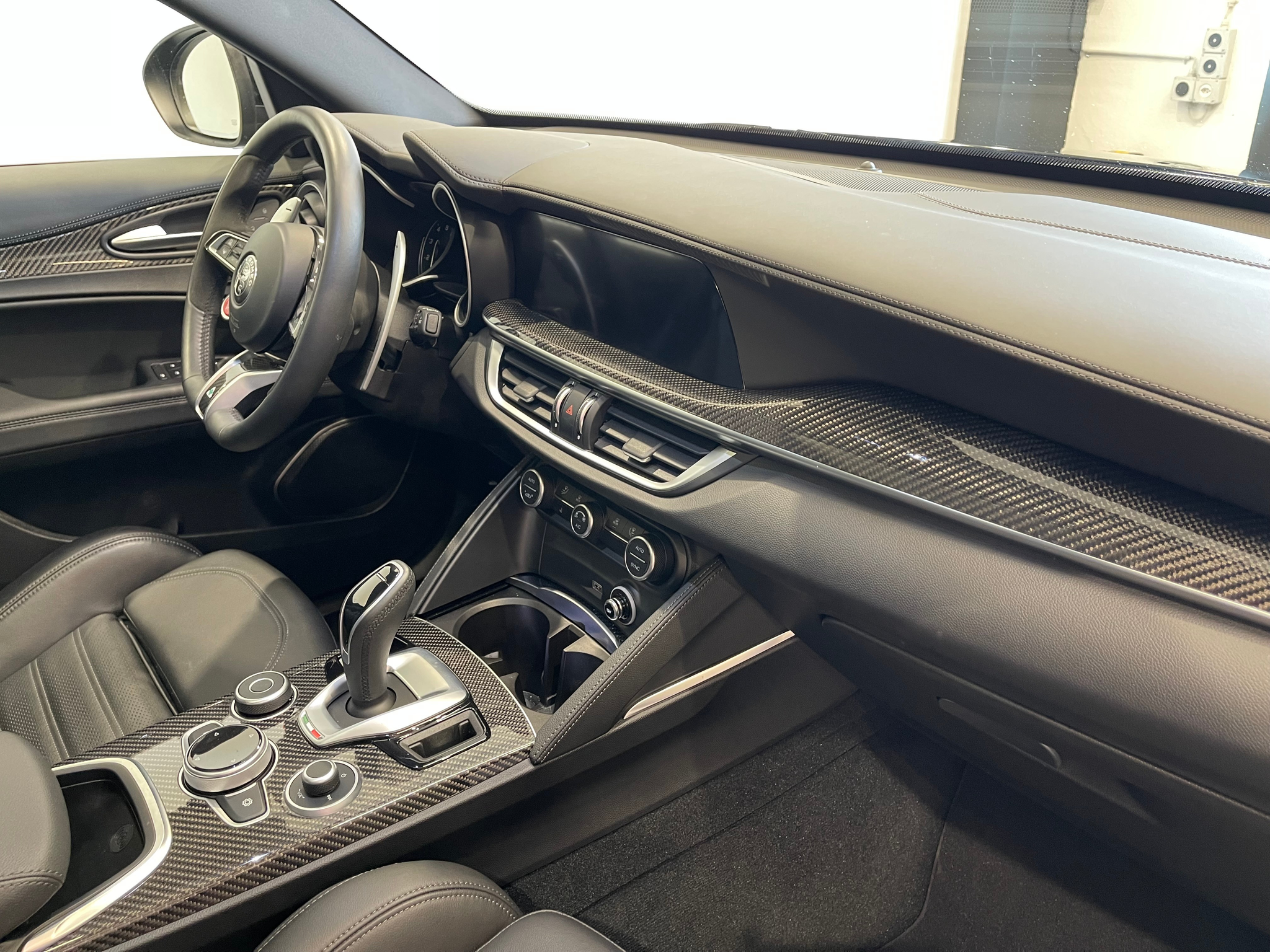 listing desktop thumbnail image 17