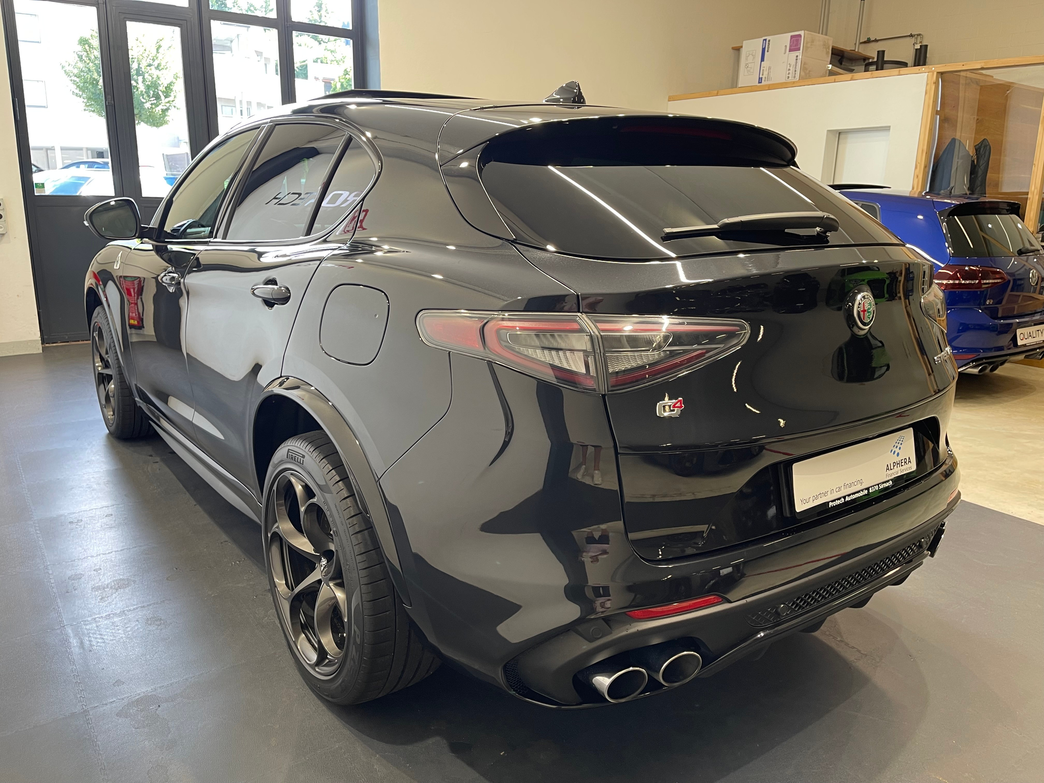 listing desktop thumbnail image 4