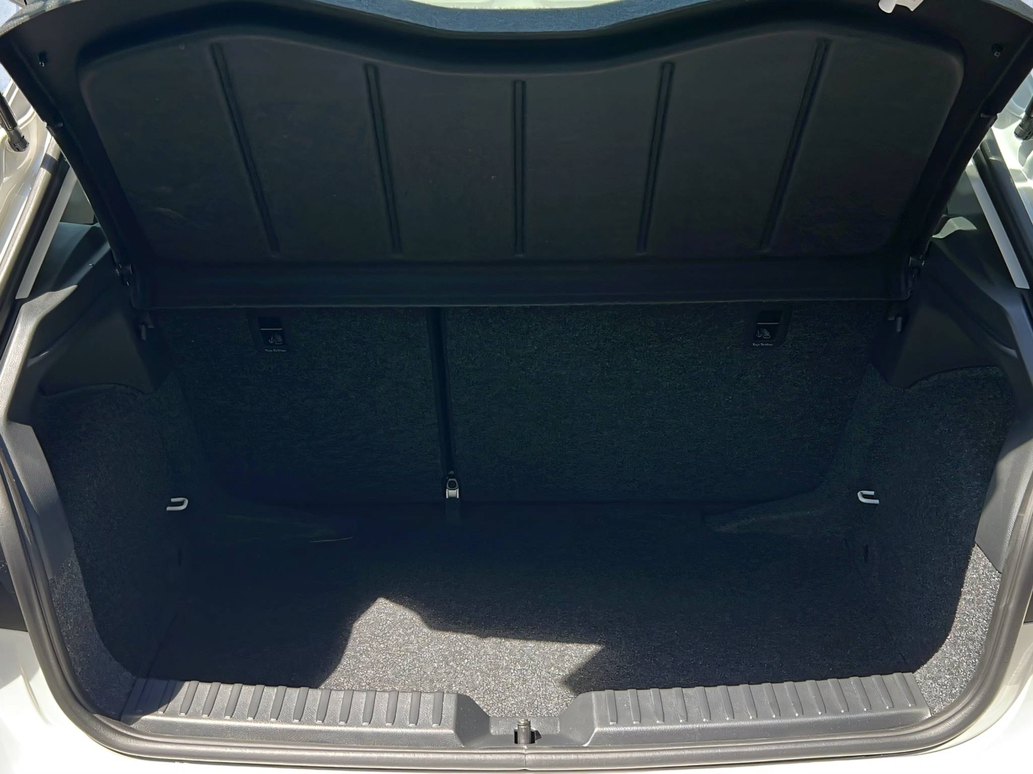 listing desktop thumbnail image 18