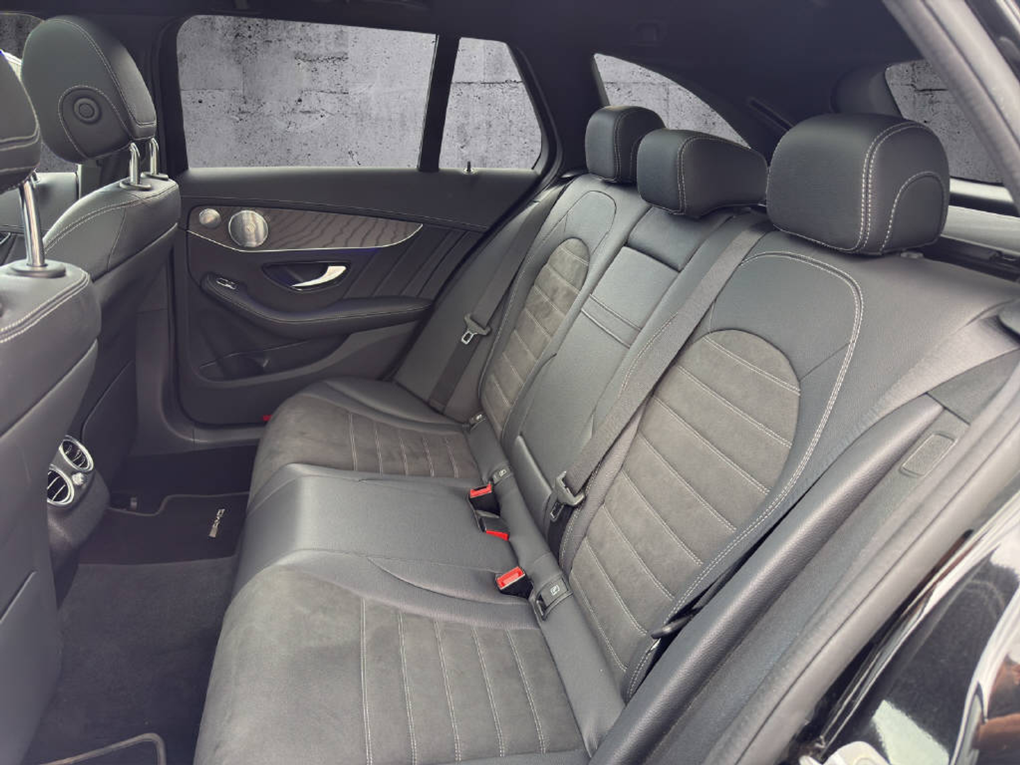 listing desktop thumbnail image 9