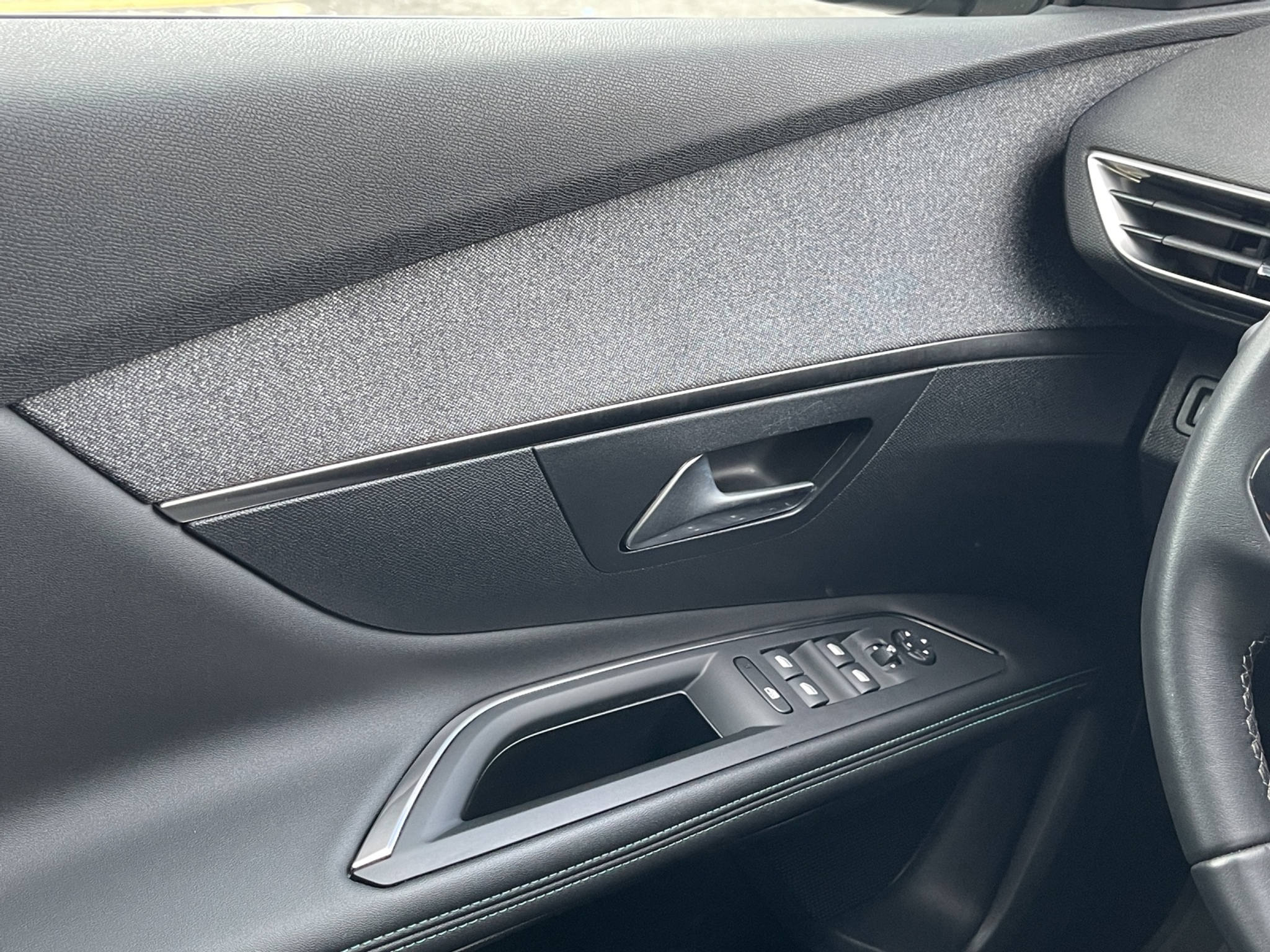 listing desktop thumbnail image 11