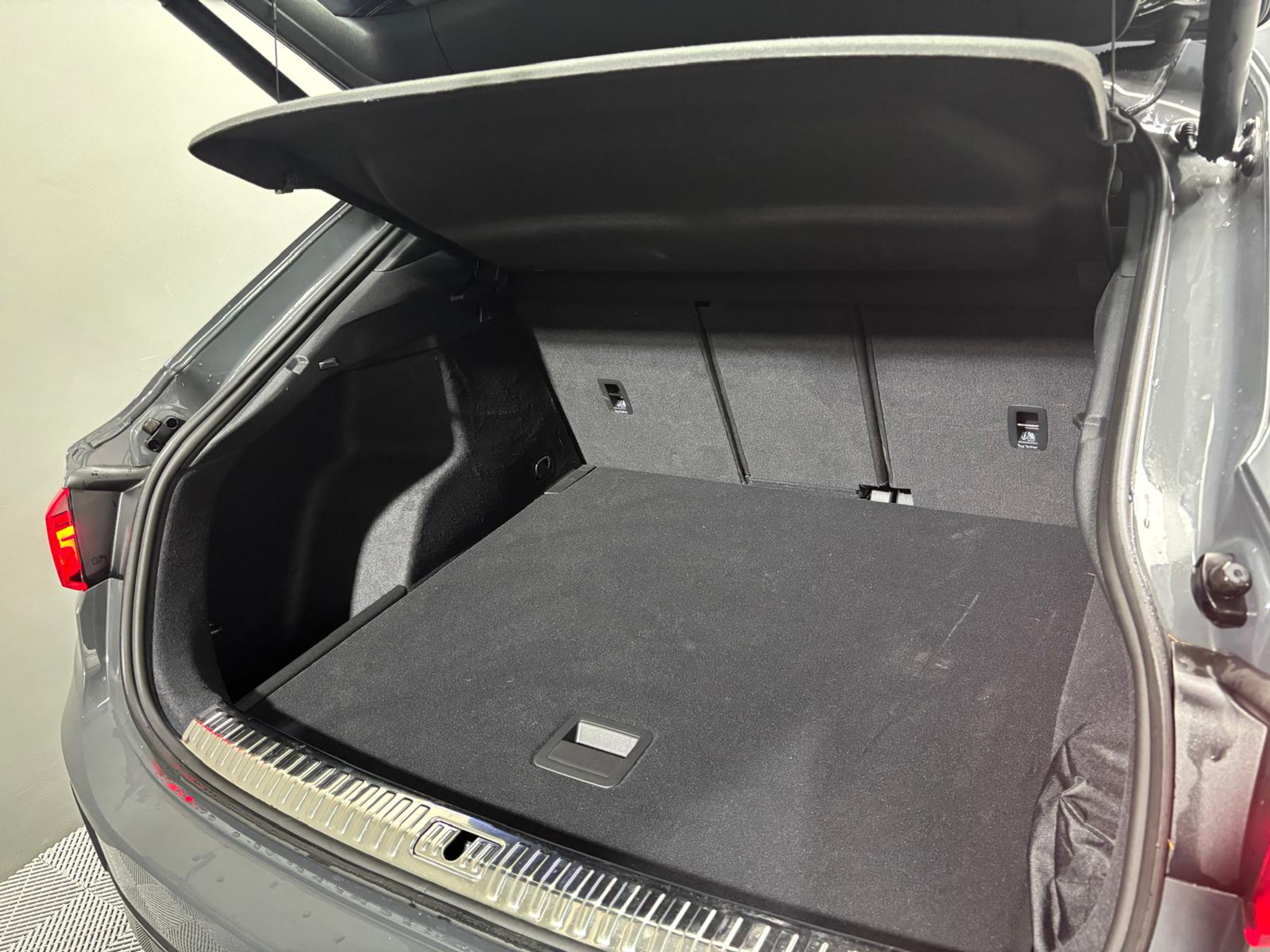 listing desktop thumbnail image 29