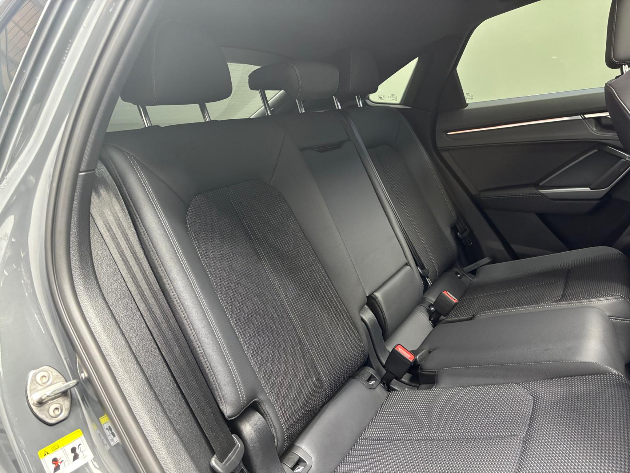 listing desktop thumbnail image 16