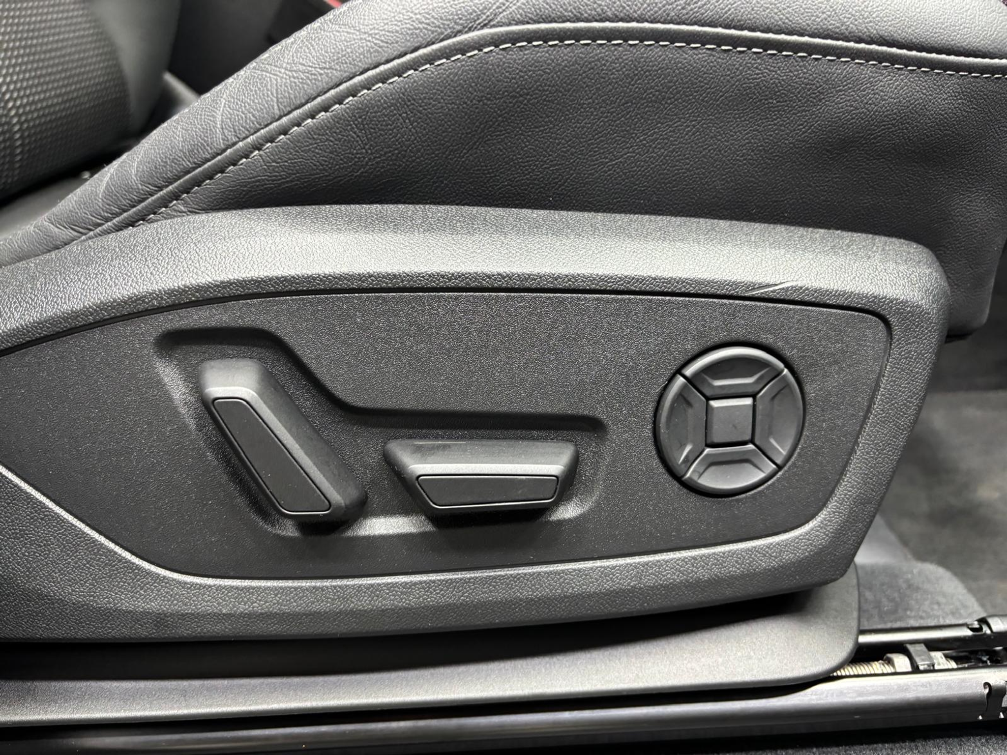 listing desktop thumbnail image 15