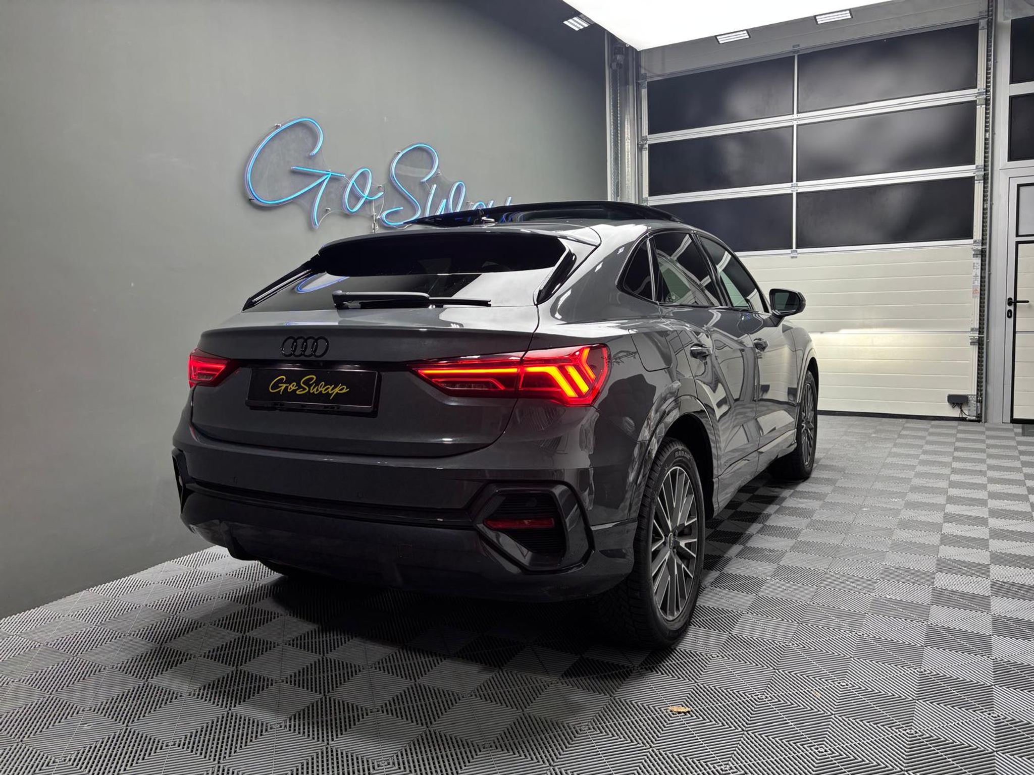 listing desktop thumbnail image 3