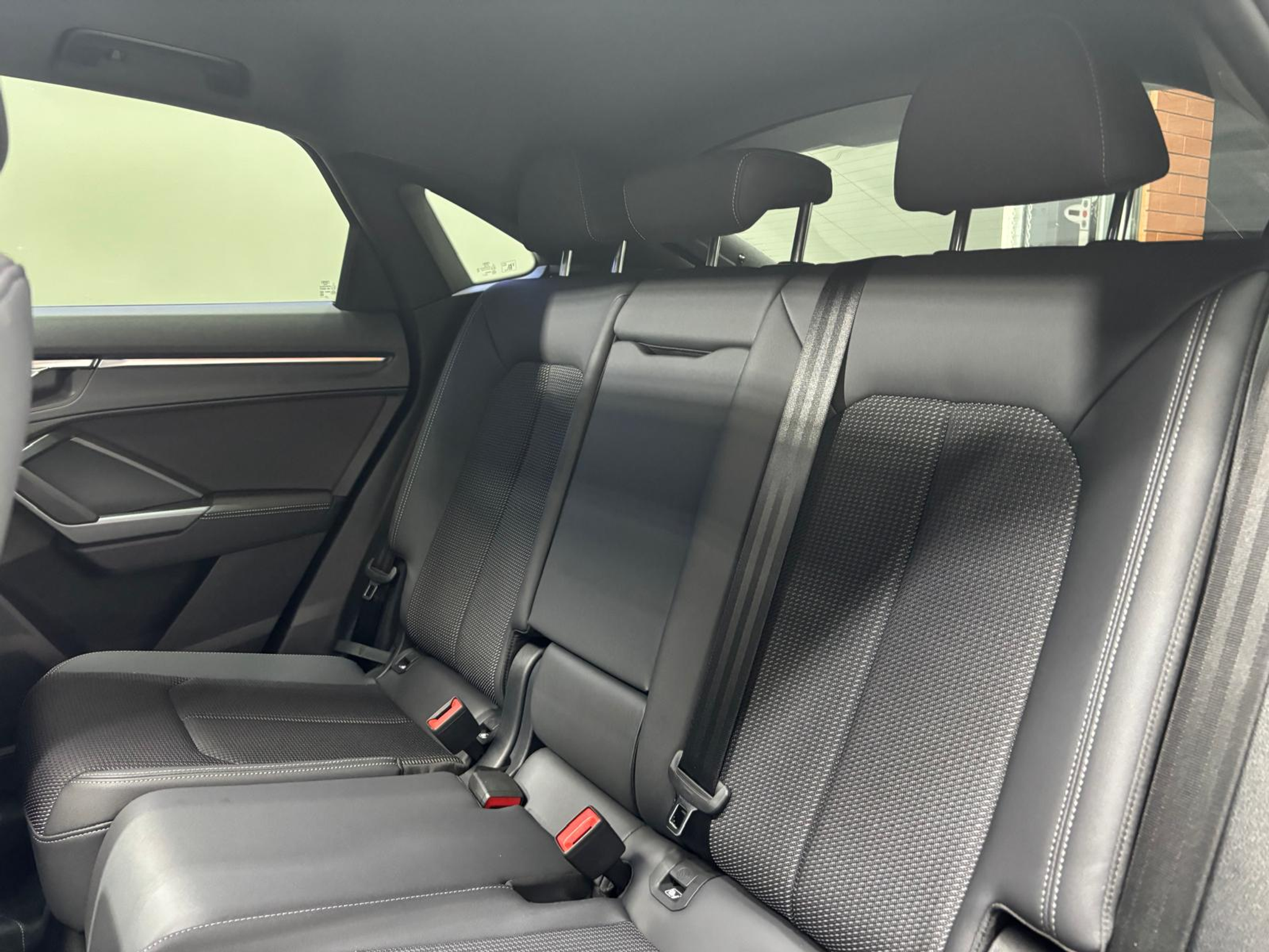 listing desktop thumbnail image 13