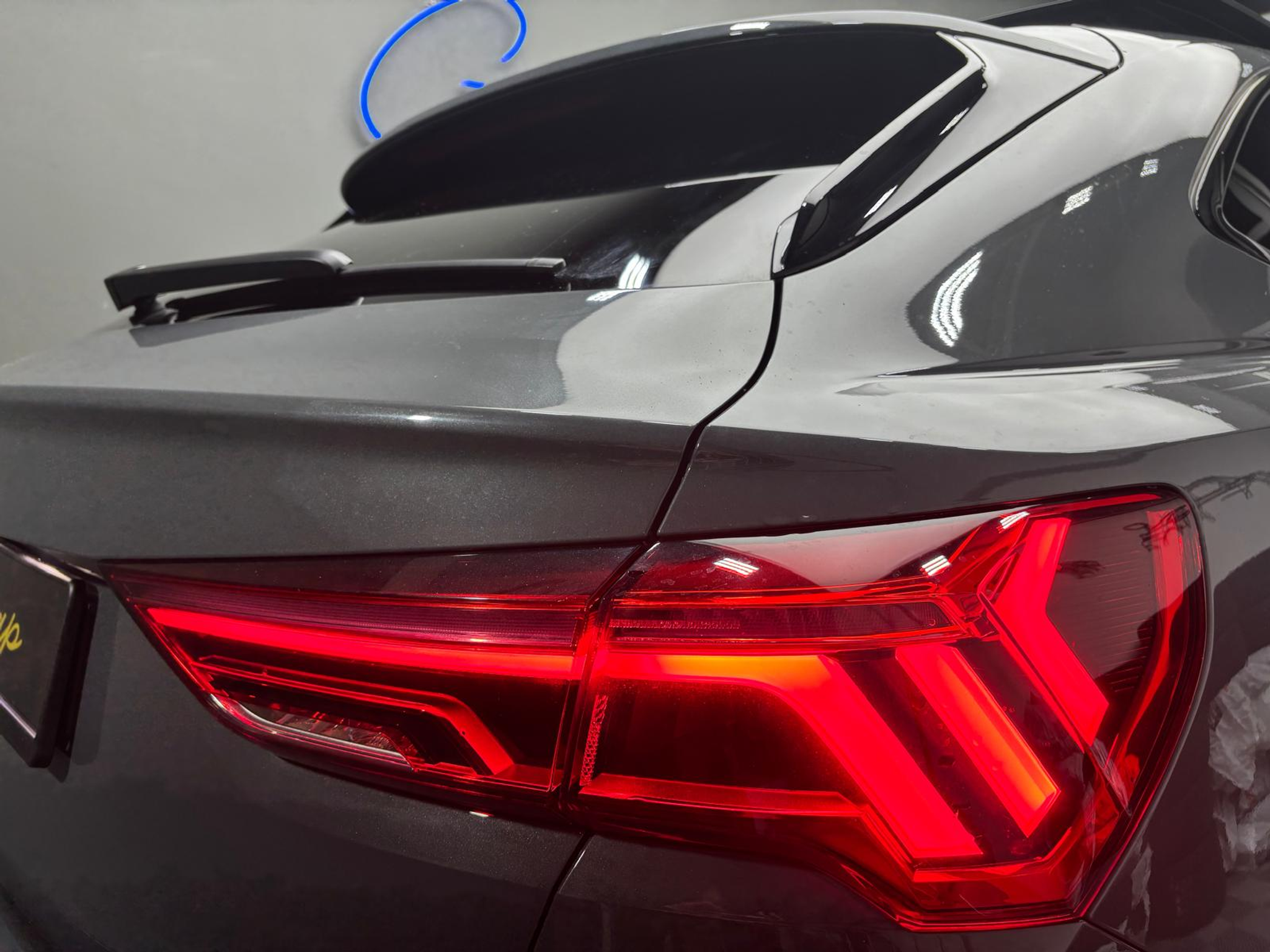 listing desktop thumbnail image 4