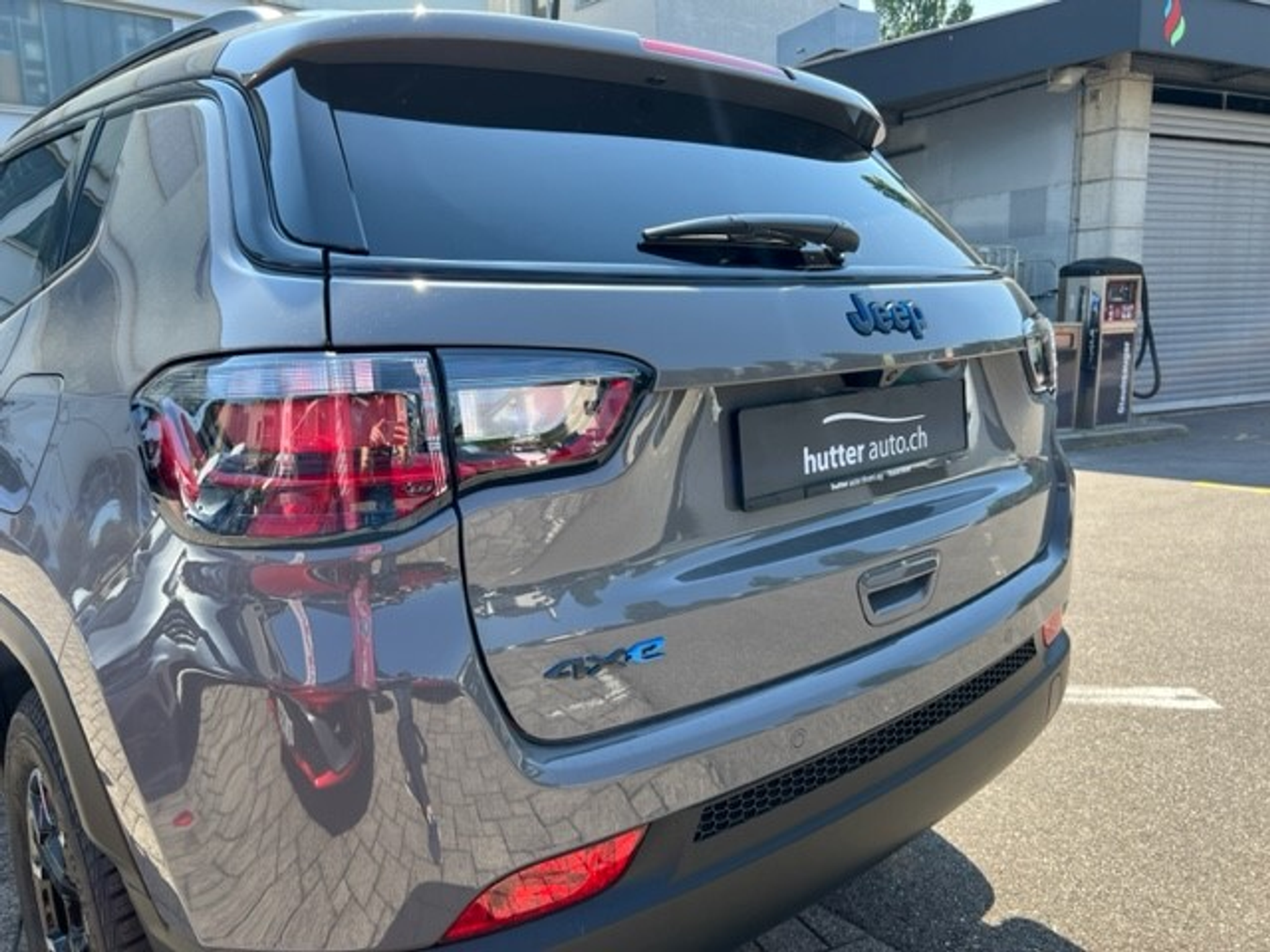 listing desktop thumbnail image 11