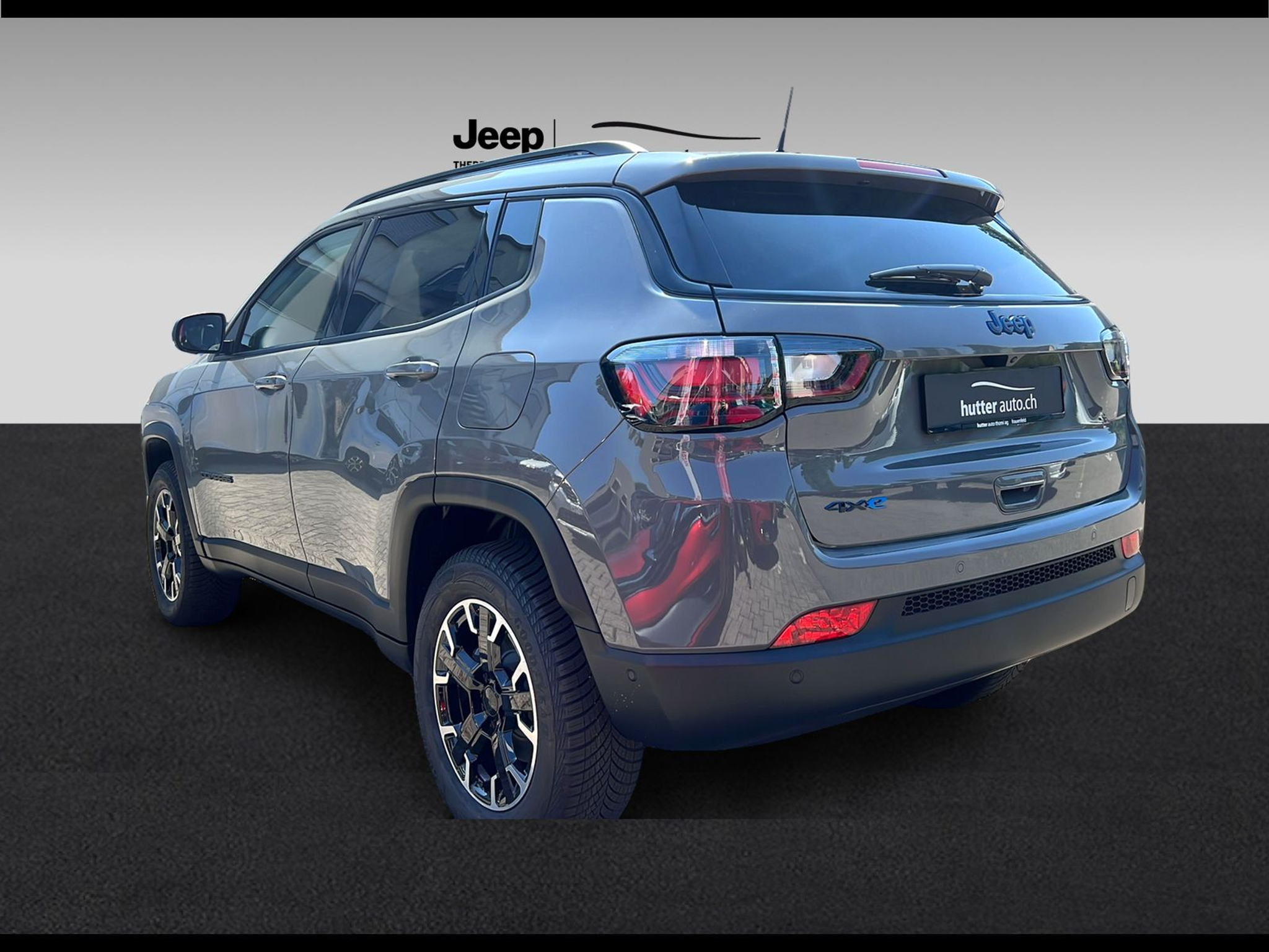 listing desktop thumbnail image 3