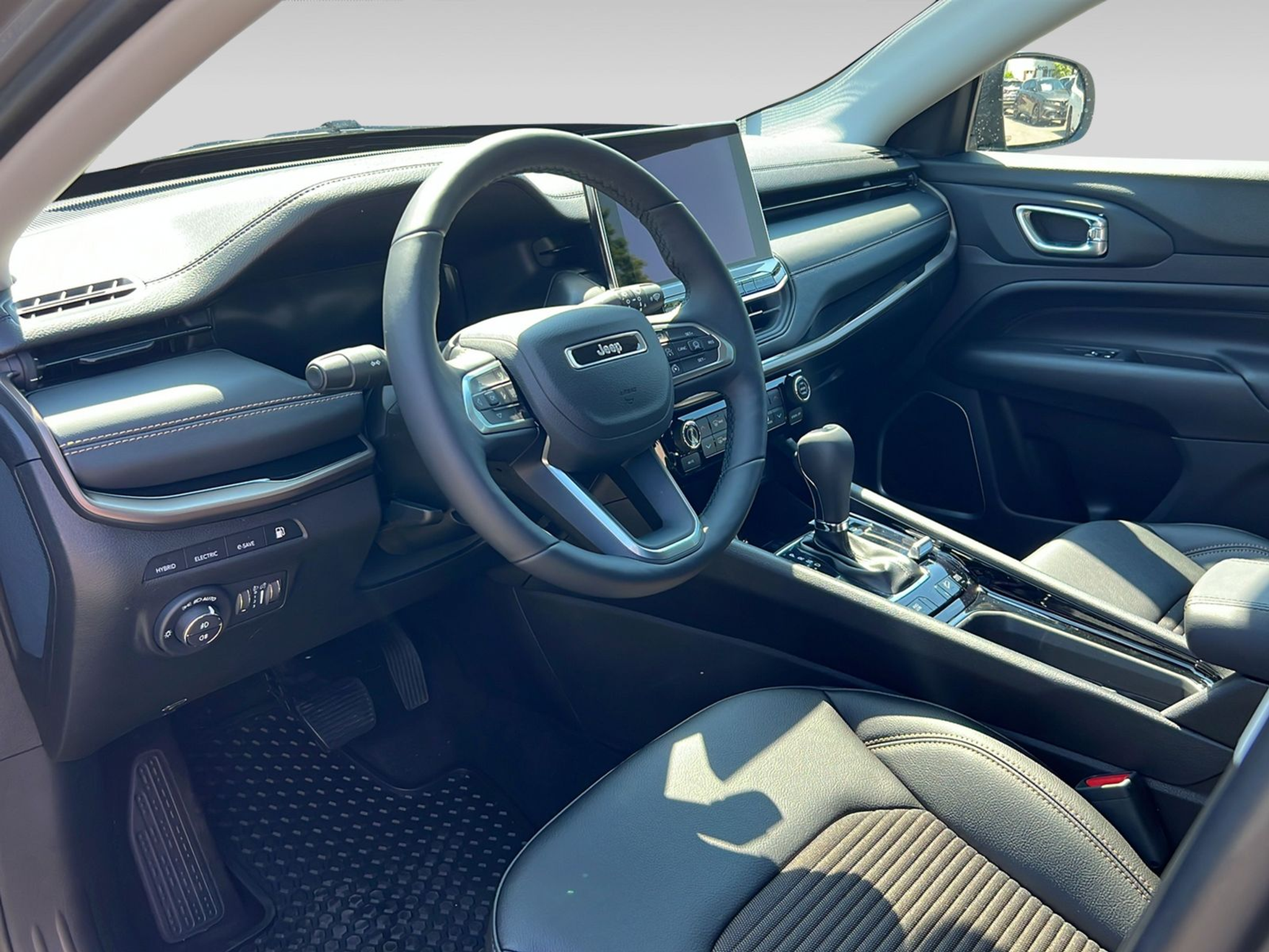 listing desktop thumbnail image 1