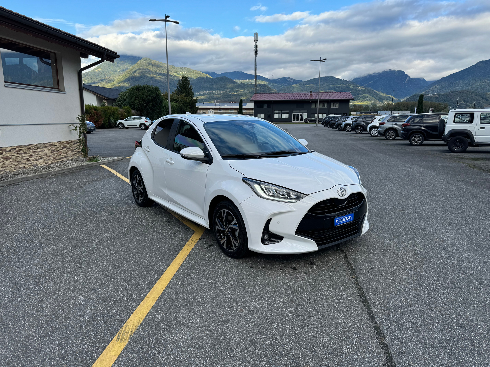 listing desktop thumbnail image 6