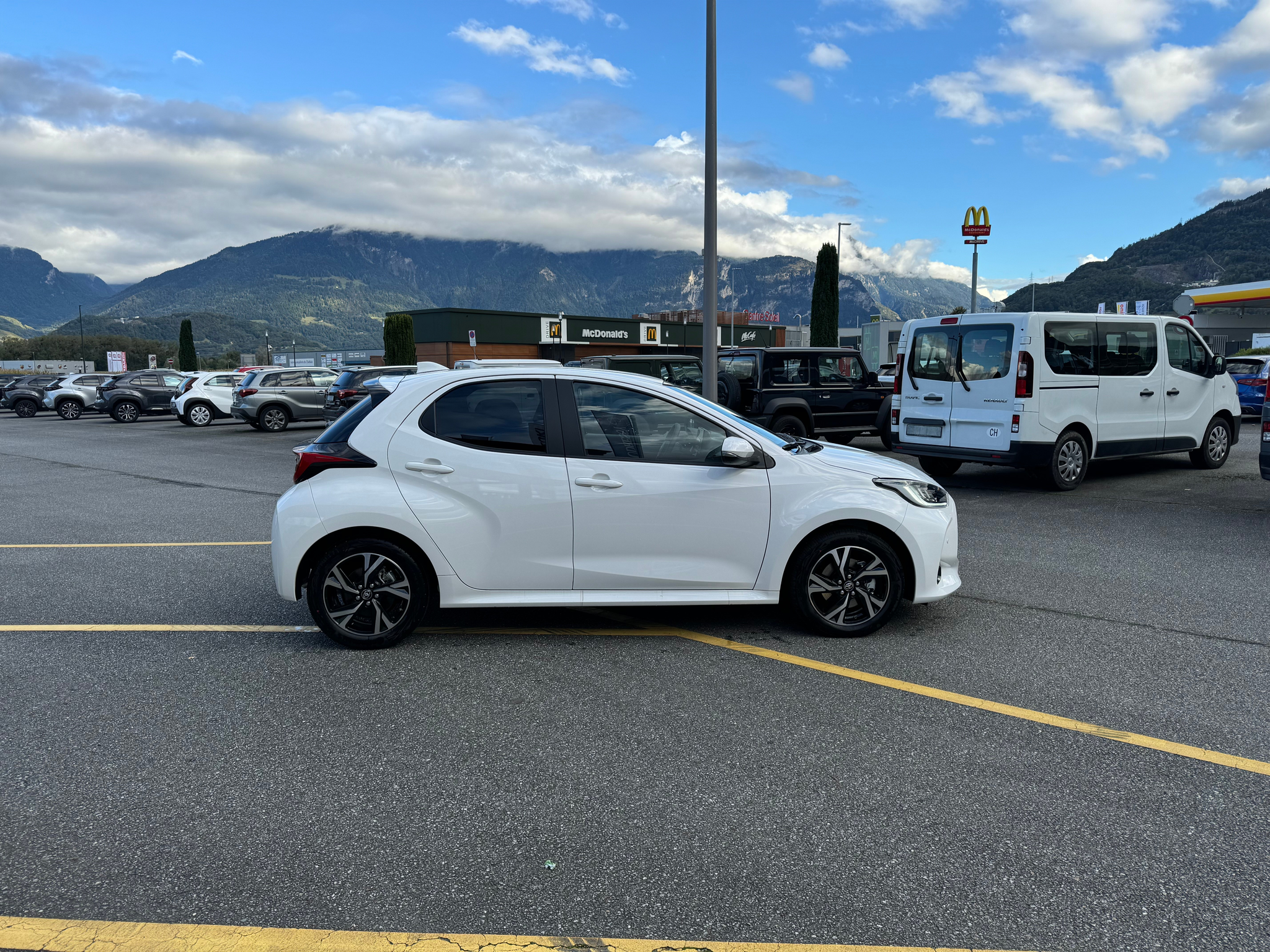 listing desktop thumbnail image 5