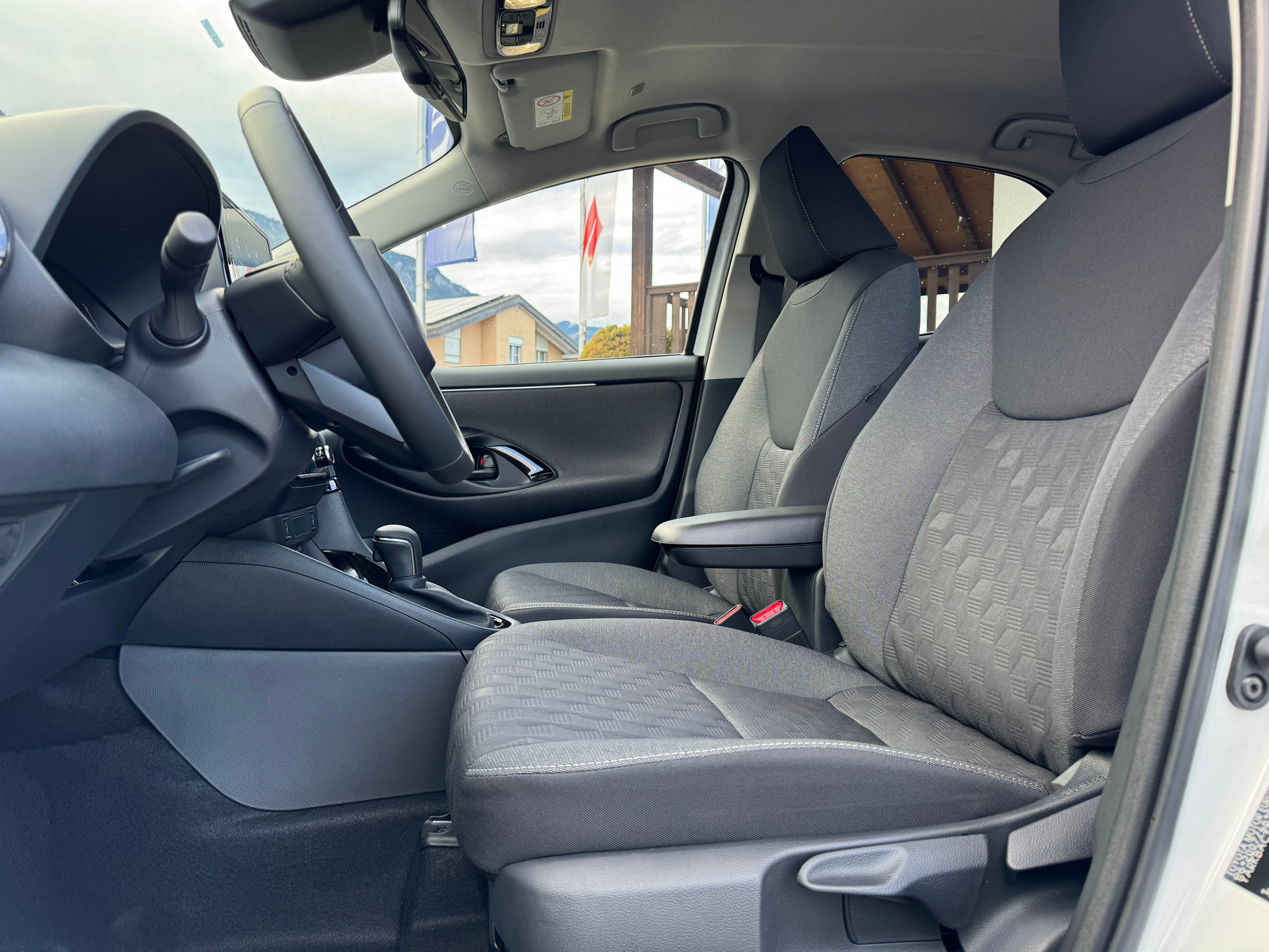 listing desktop thumbnail image 10