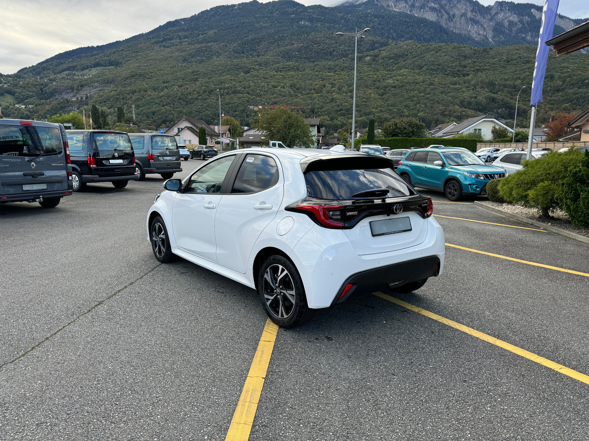 listing desktop thumbnail image 2