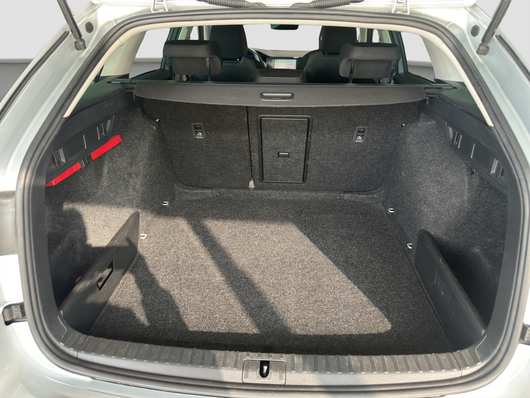 listing desktop thumbnail image 9