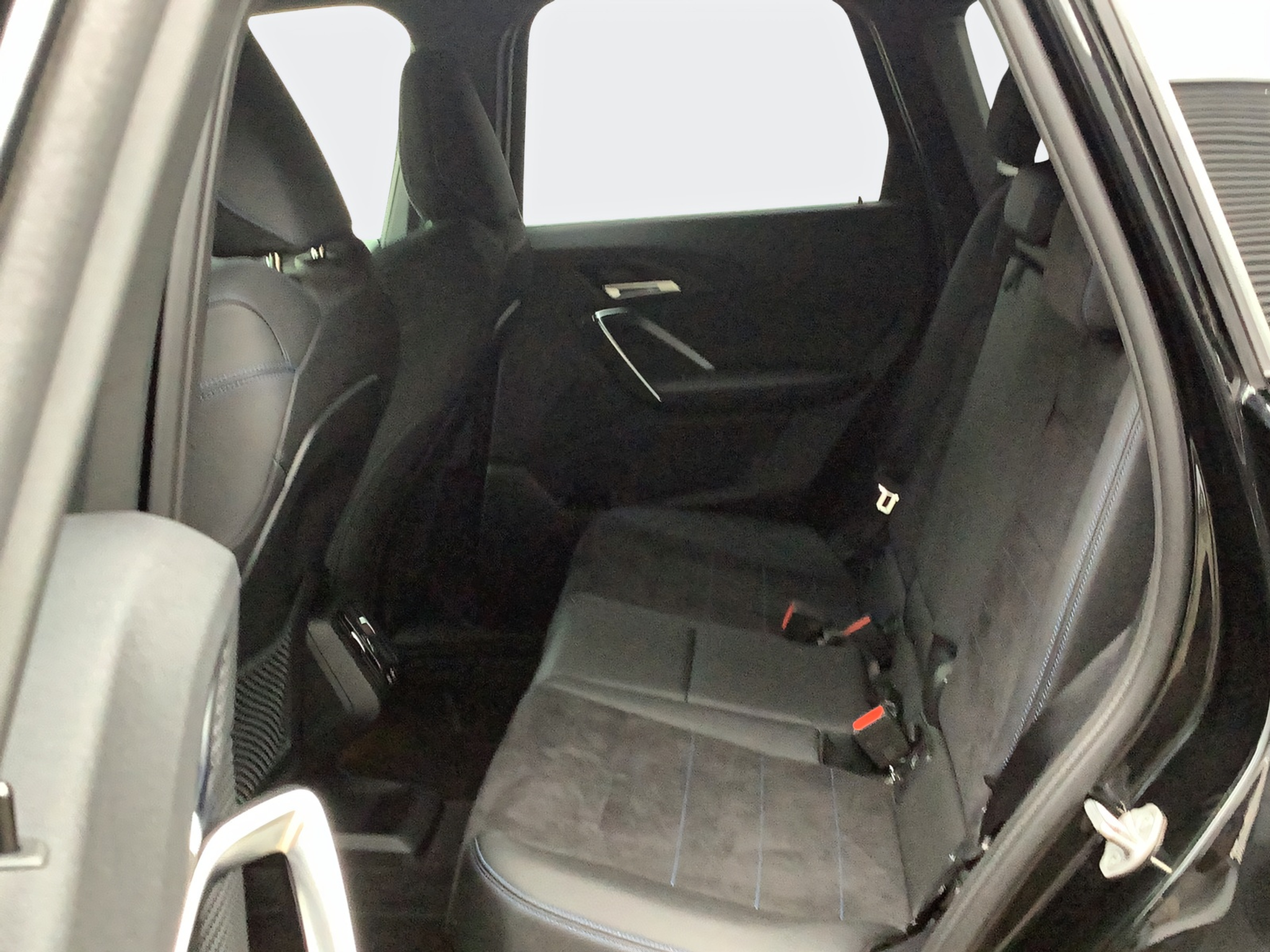 listing desktop thumbnail image 16