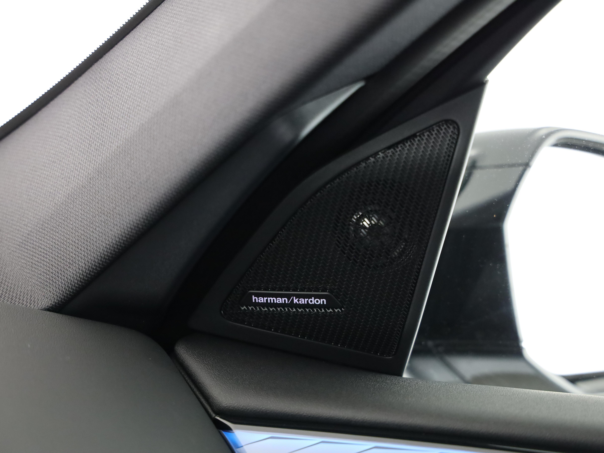 listing desktop thumbnail image 15