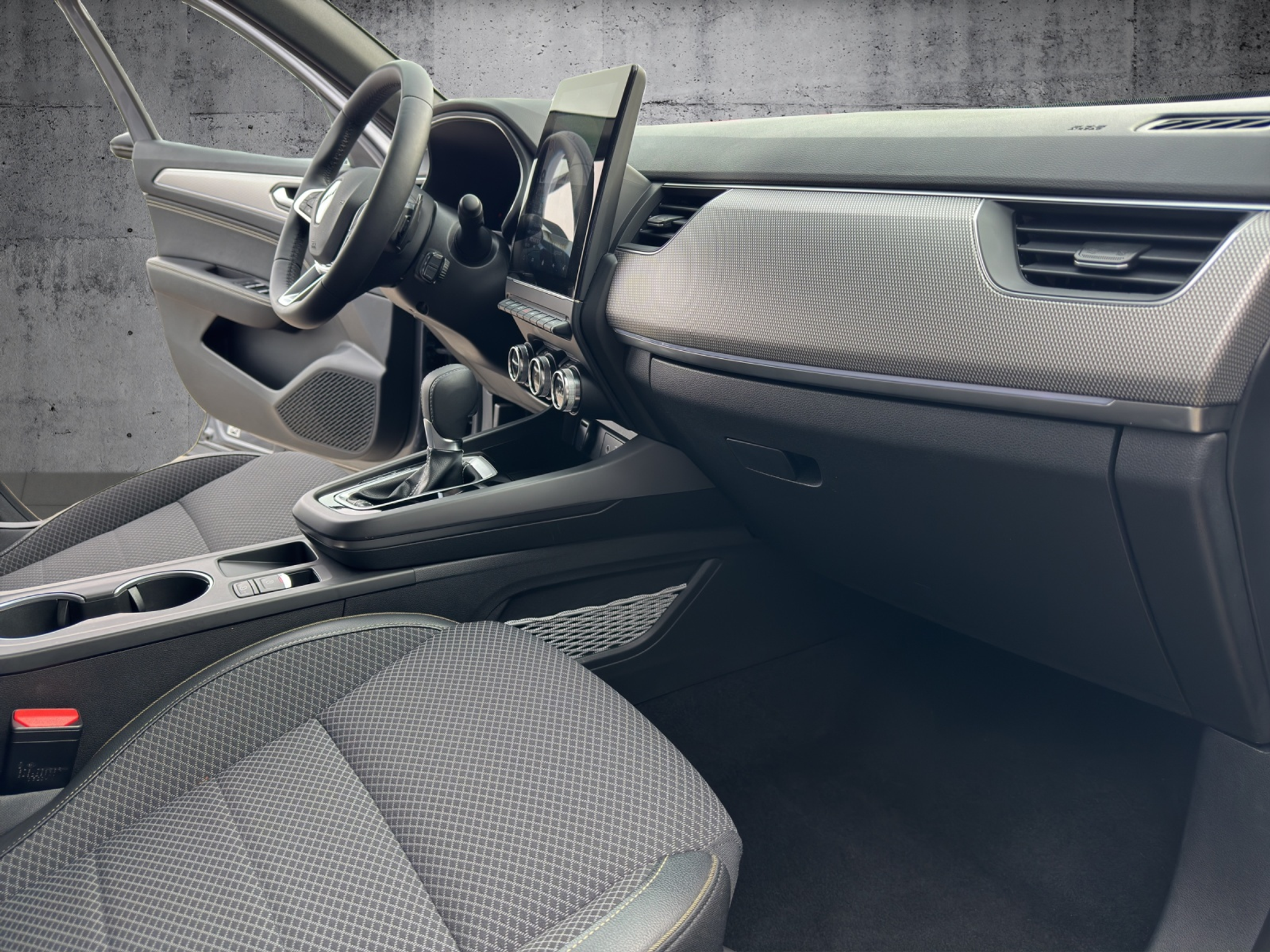 listing desktop thumbnail image 24