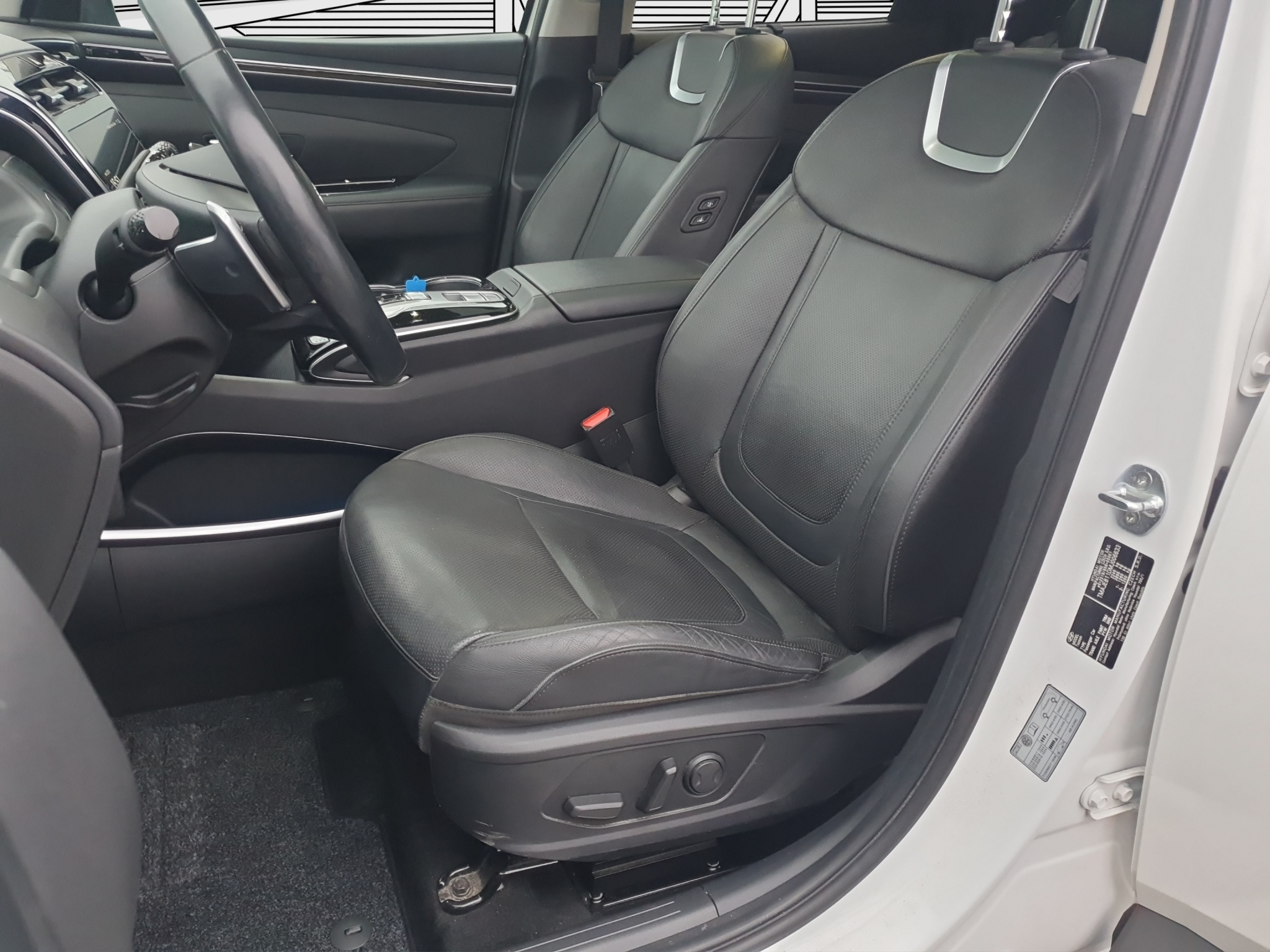 listing desktop thumbnail image 11