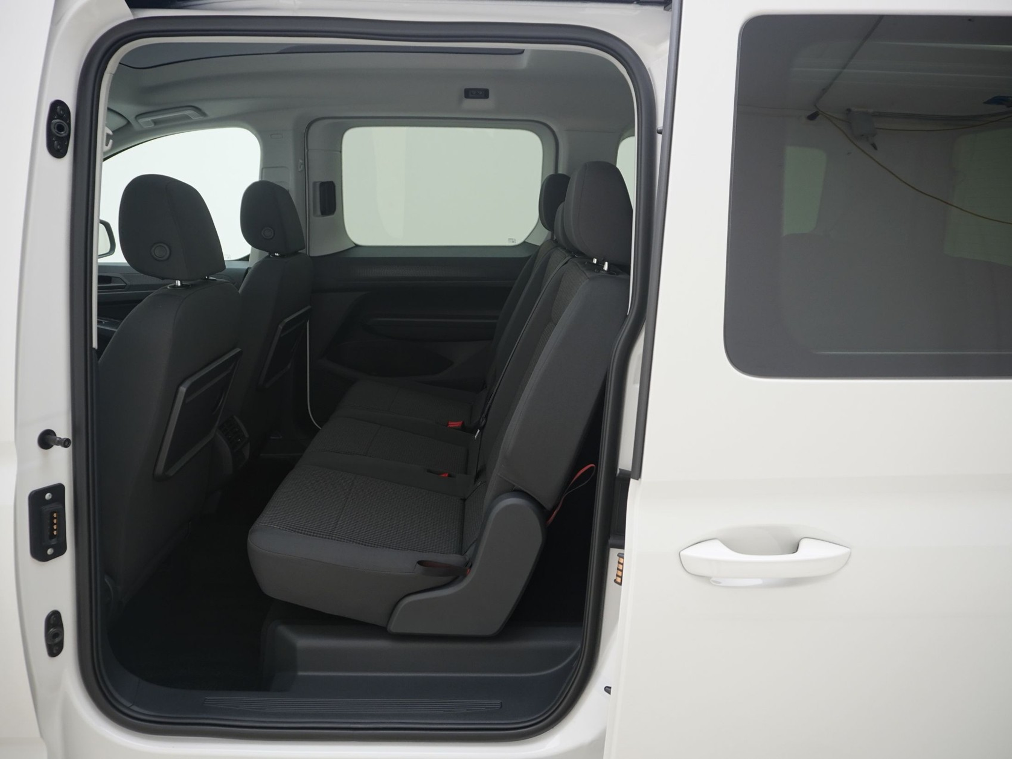 listing desktop thumbnail image 14