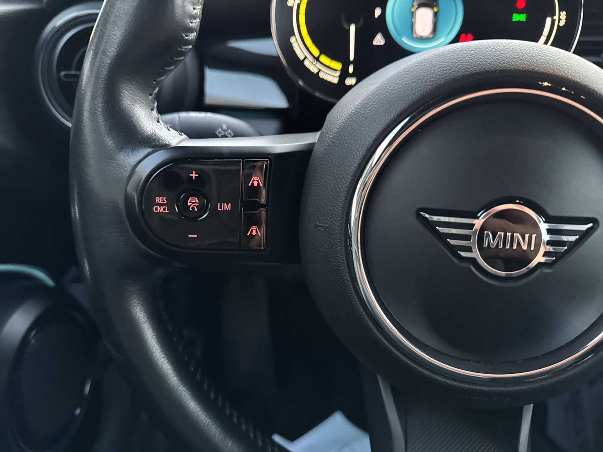 listing desktop thumbnail image 15