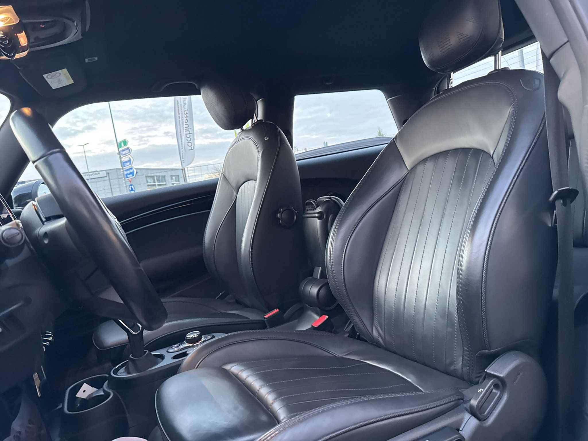 listing desktop thumbnail image 10