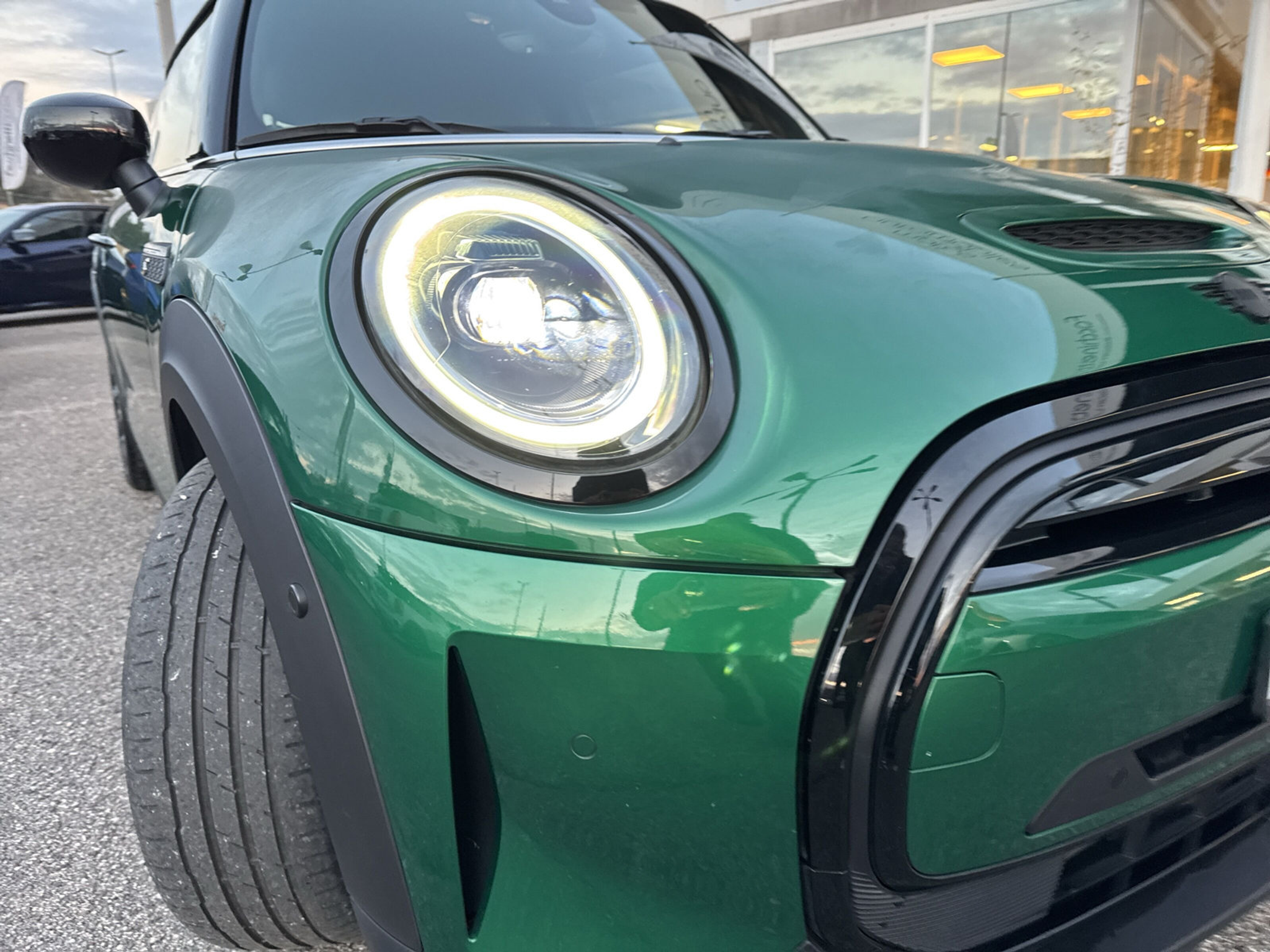 listing desktop thumbnail image 18