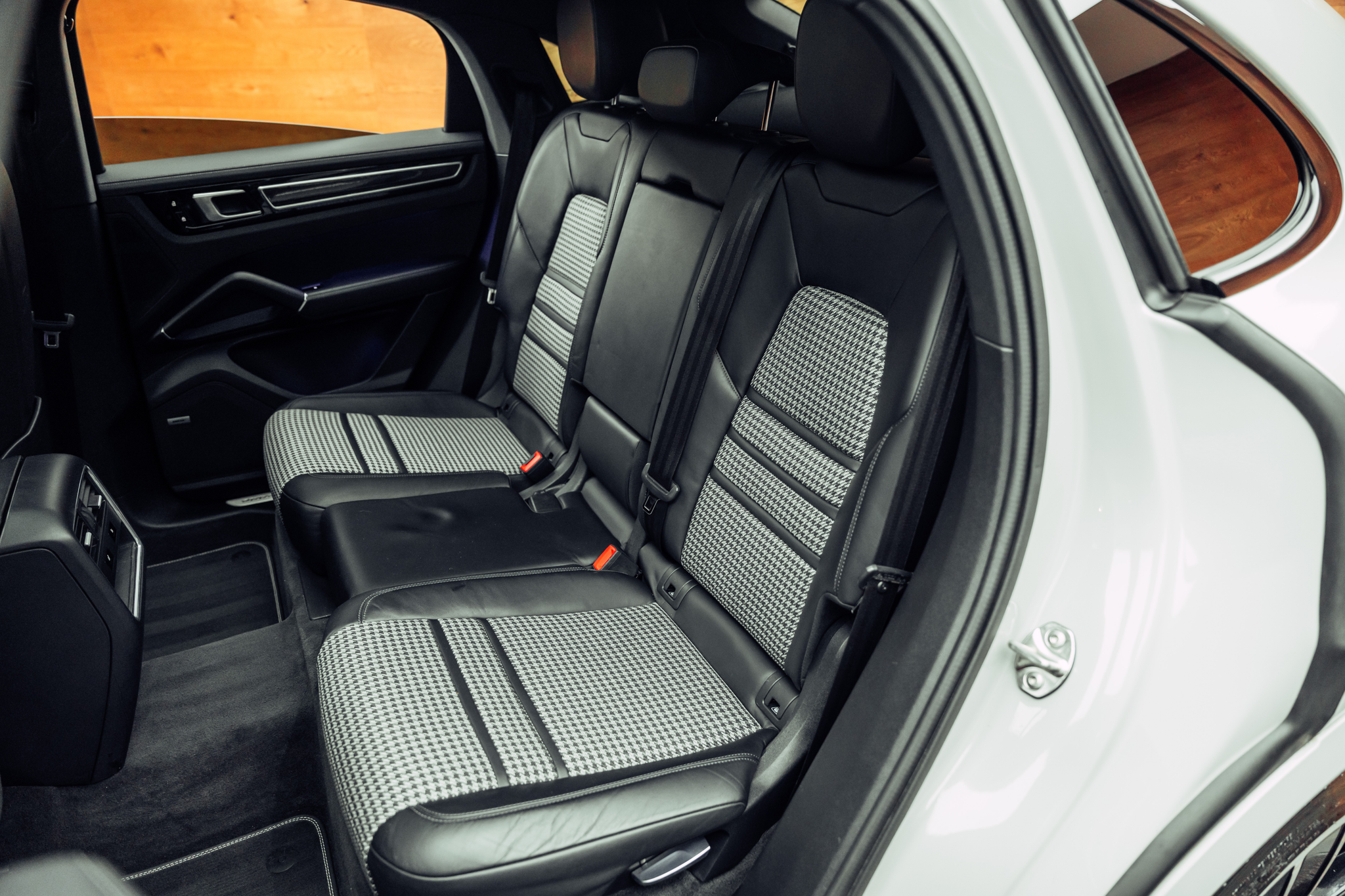 listing desktop thumbnail image 9