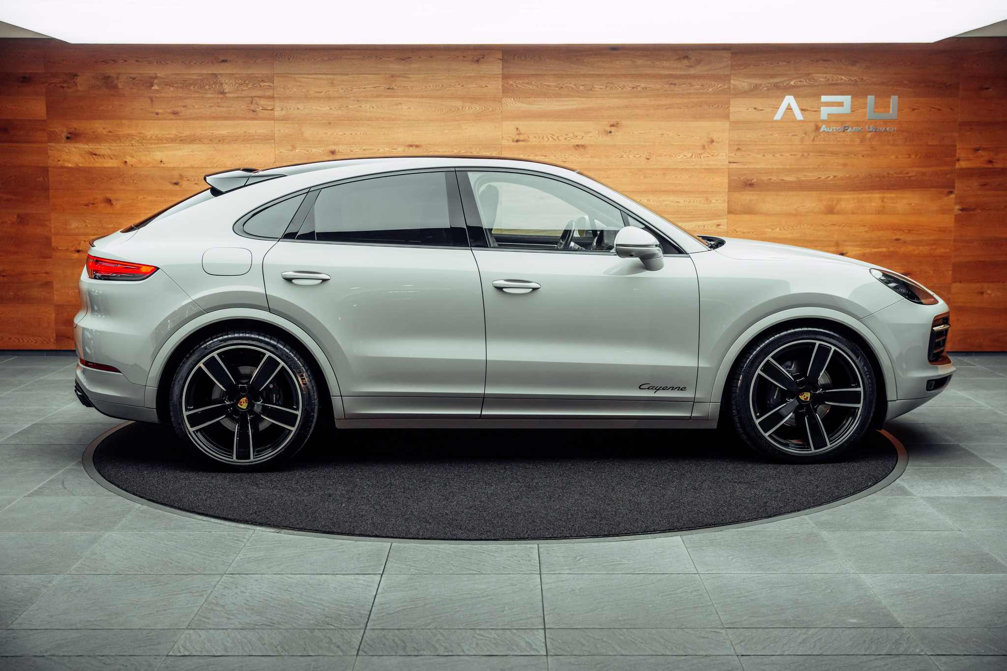 listing desktop thumbnail image 1