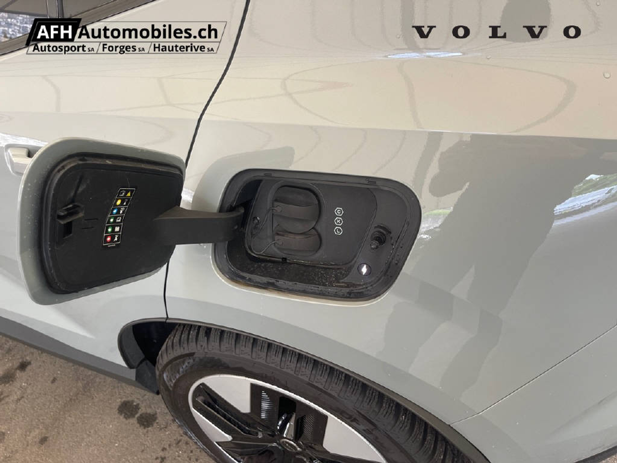 listing desktop thumbnail image 12