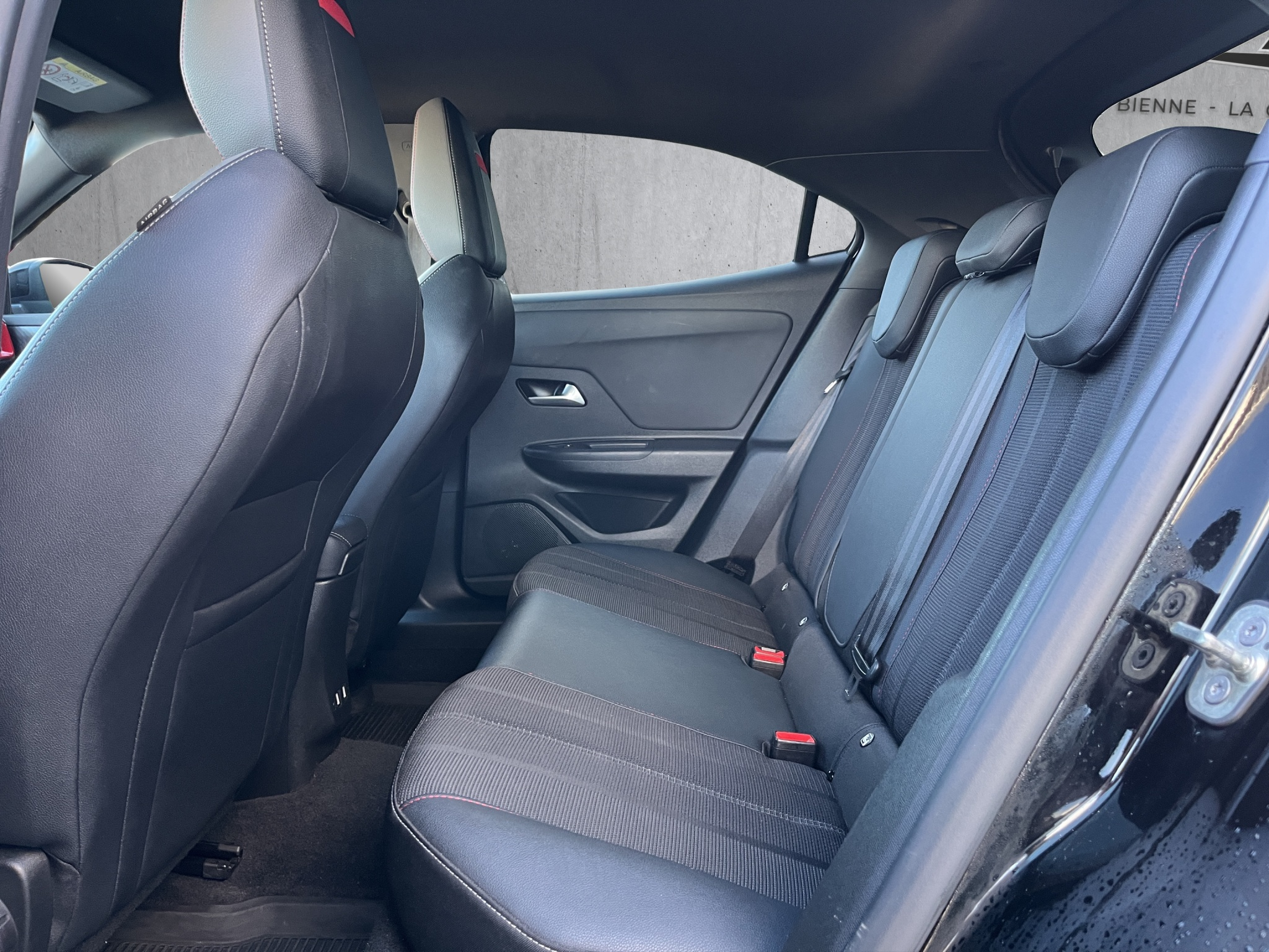 listing desktop thumbnail image 12