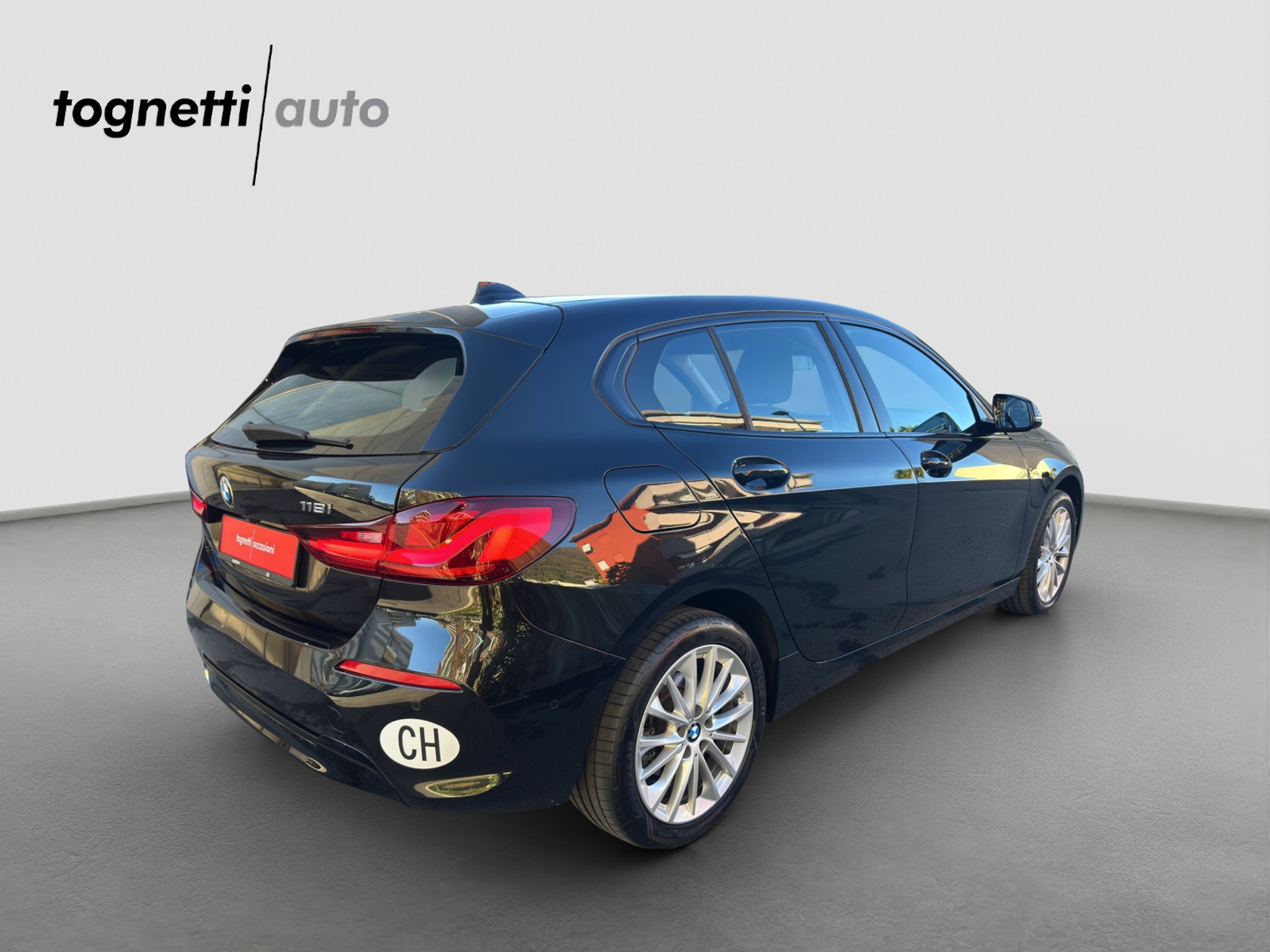 listing desktop thumbnail image 3