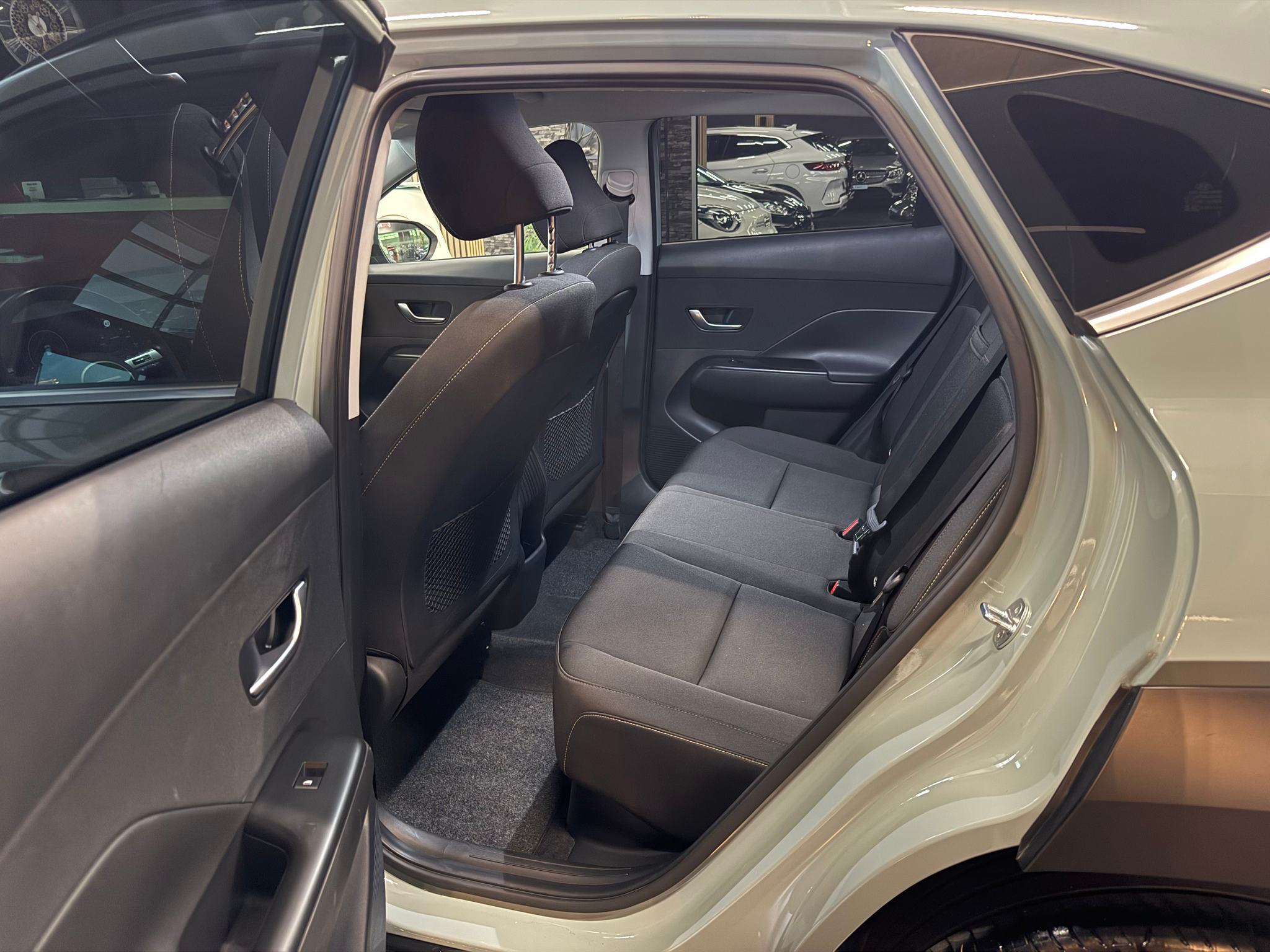 listing desktop thumbnail image 10