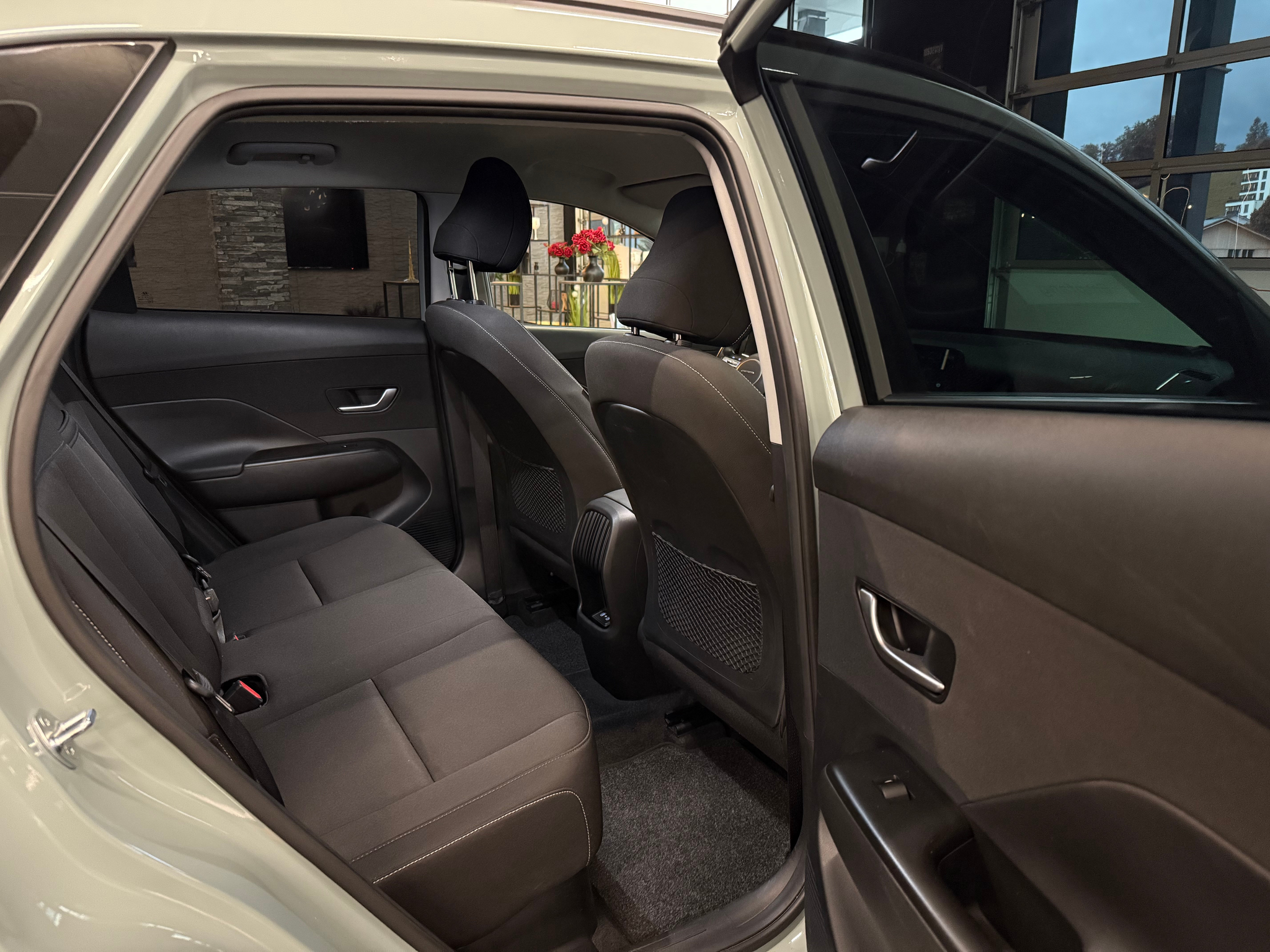 listing desktop thumbnail image 11