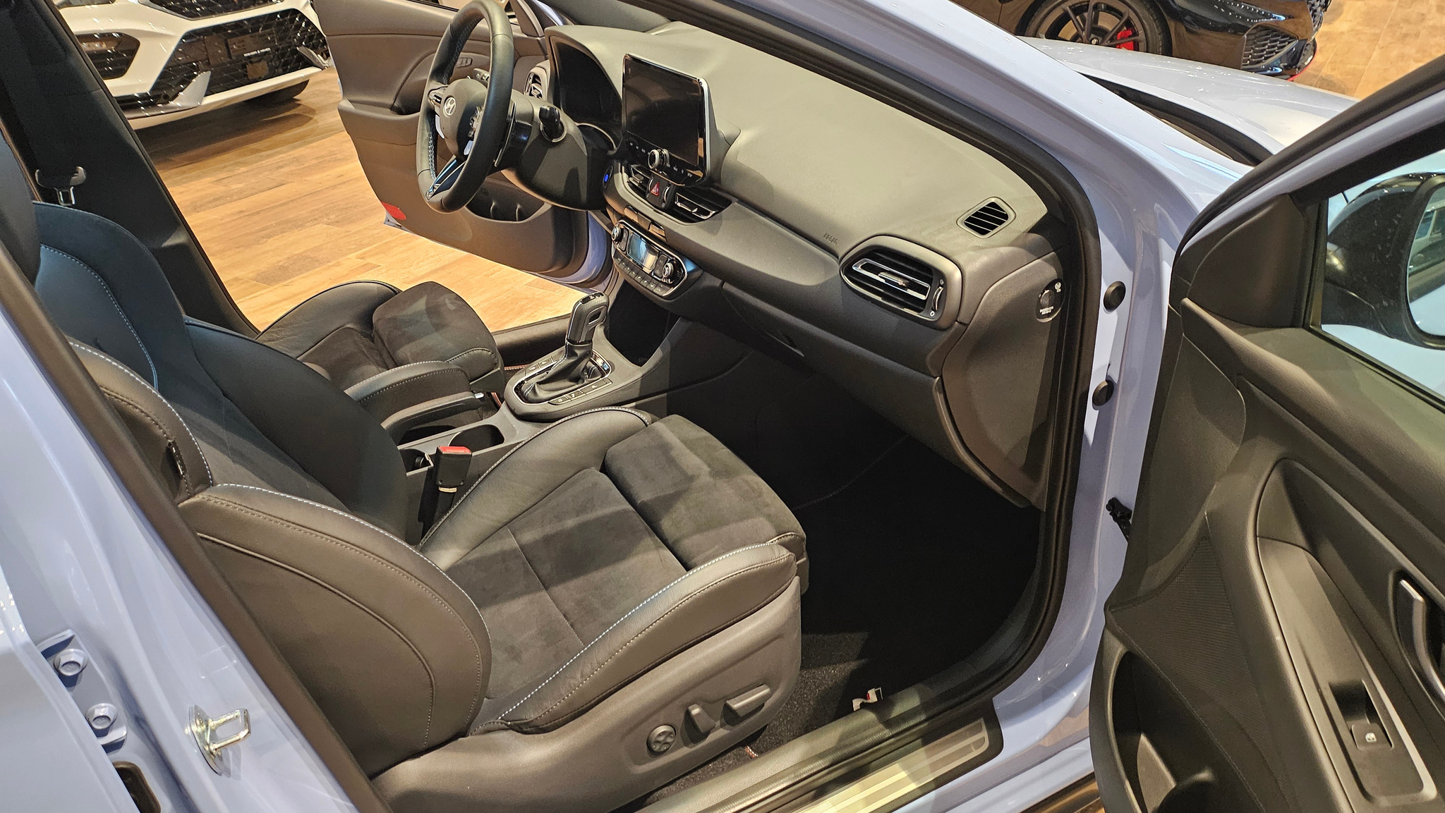 listing desktop thumbnail image 17