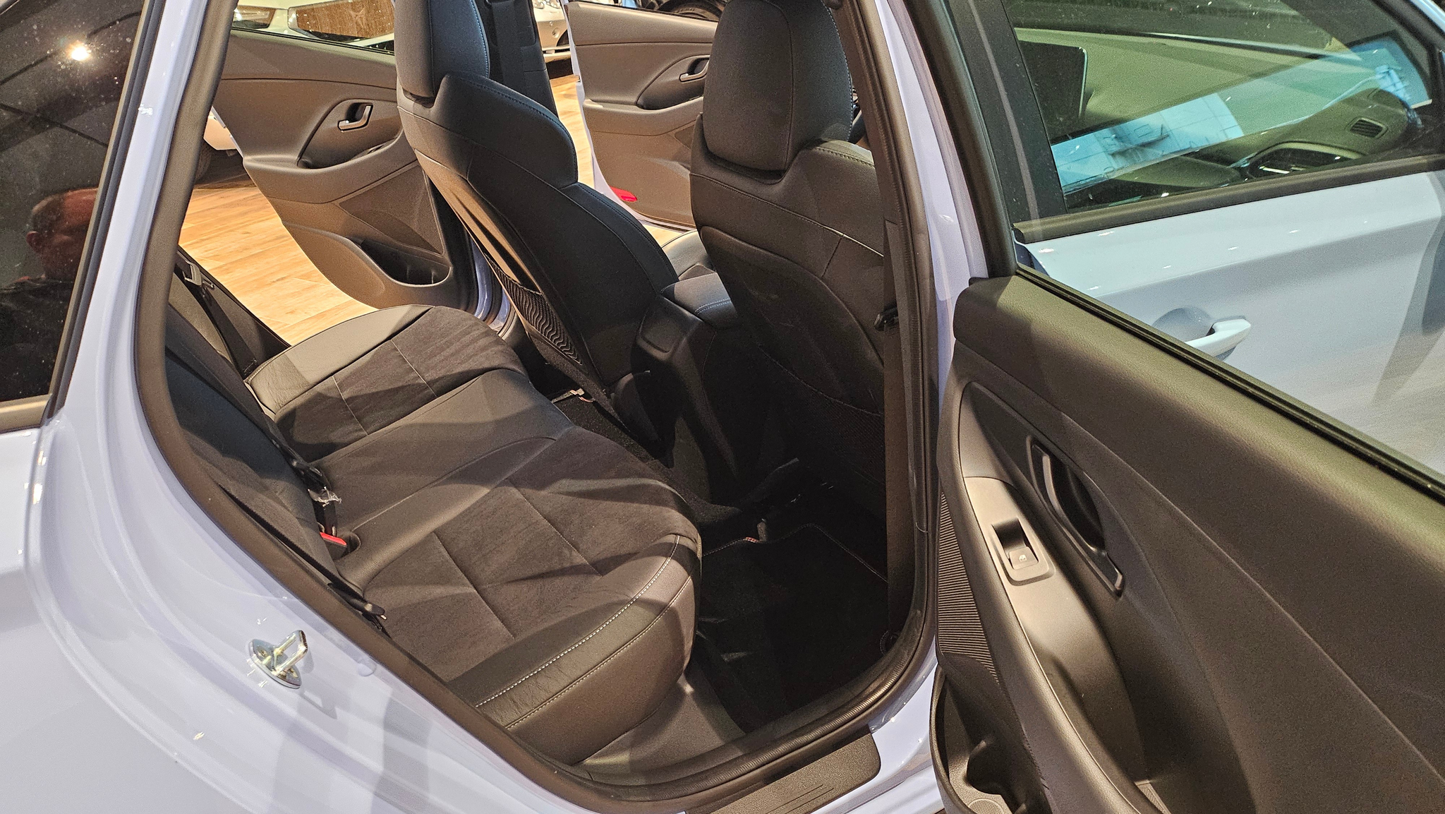 listing desktop thumbnail image 19