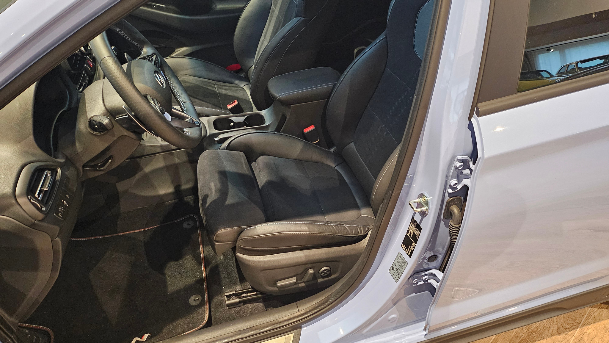 listing desktop thumbnail image 24