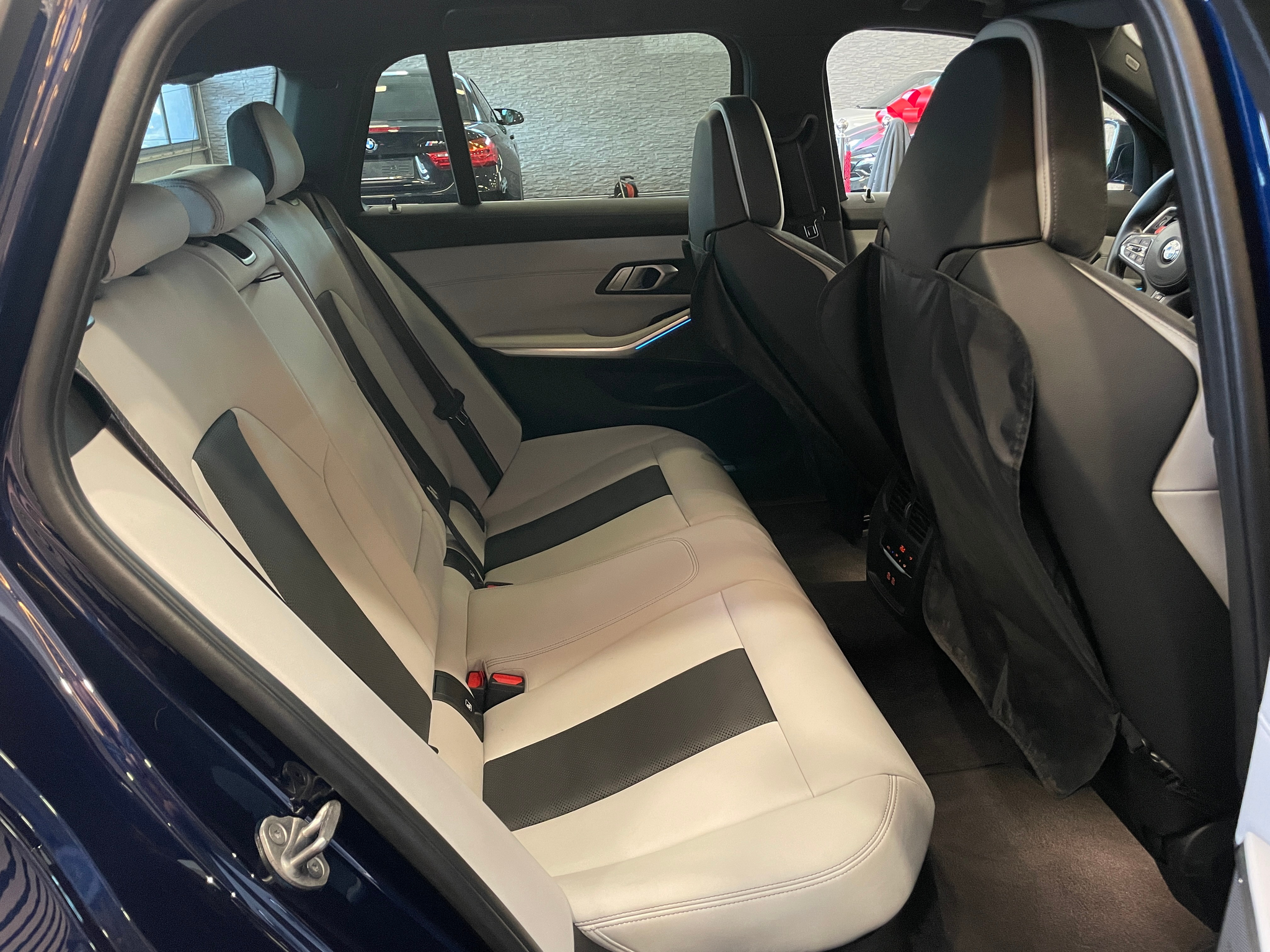 listing desktop thumbnail image 27