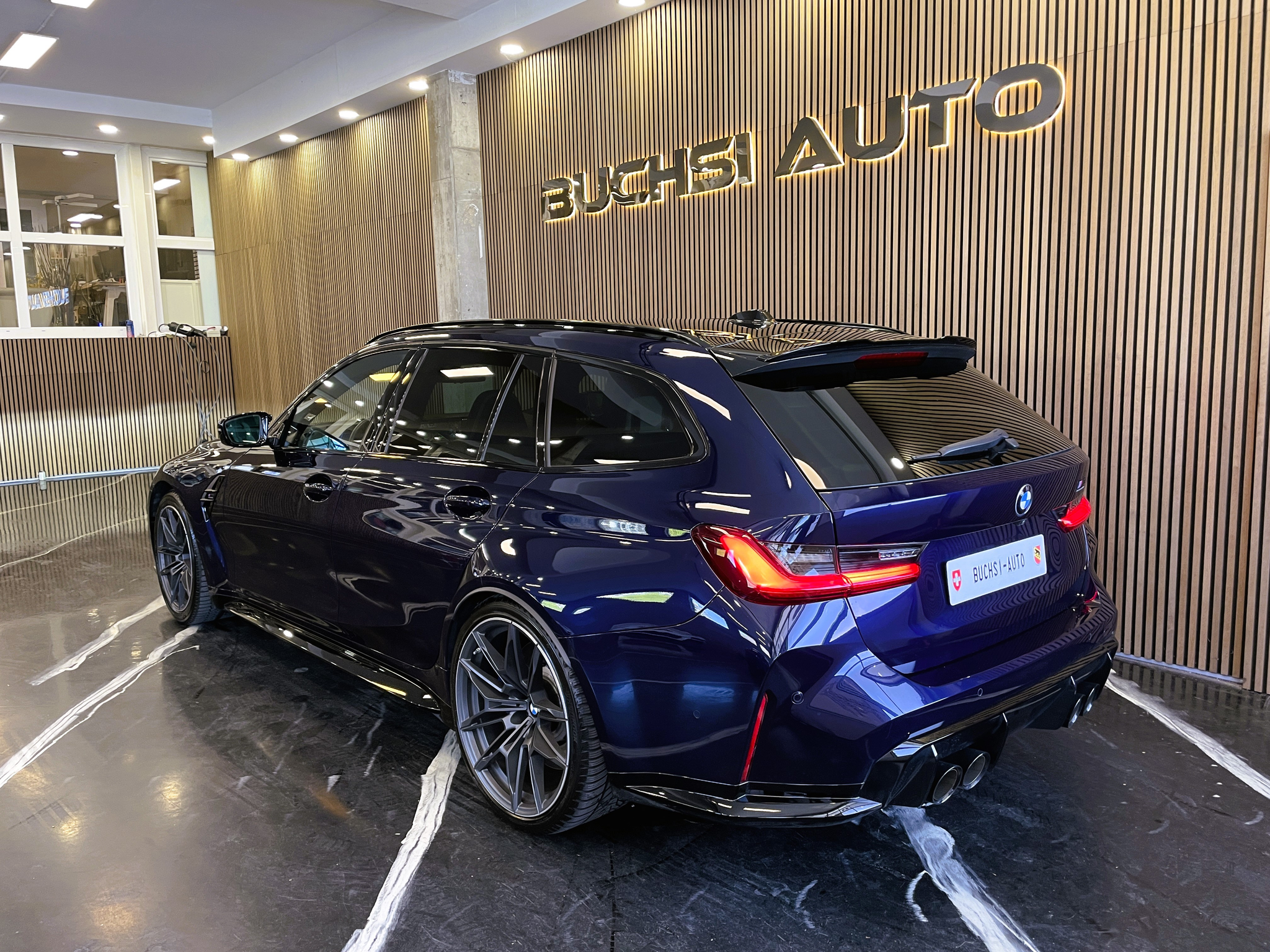 listing desktop thumbnail image 10