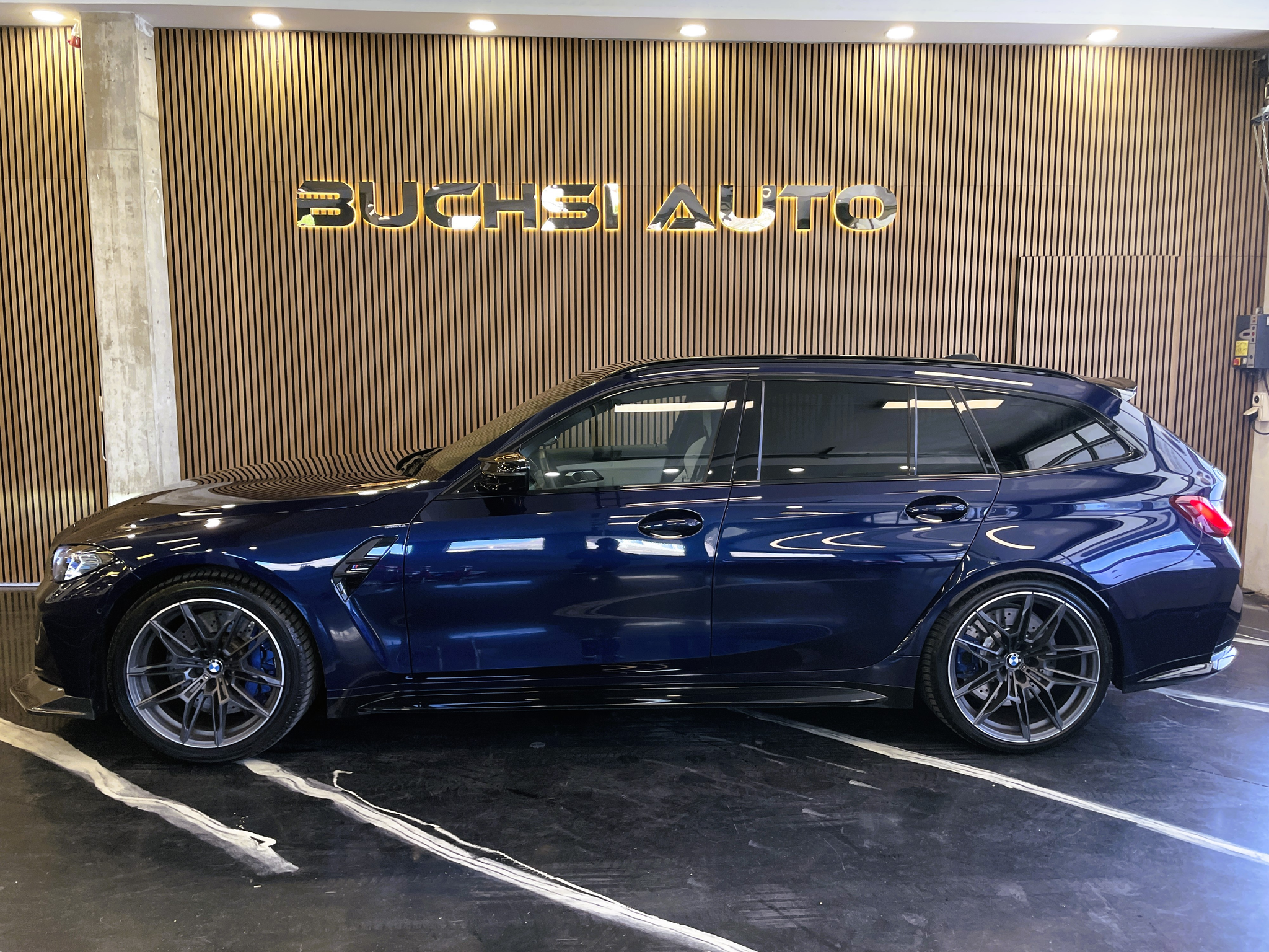 listing desktop thumbnail image 11