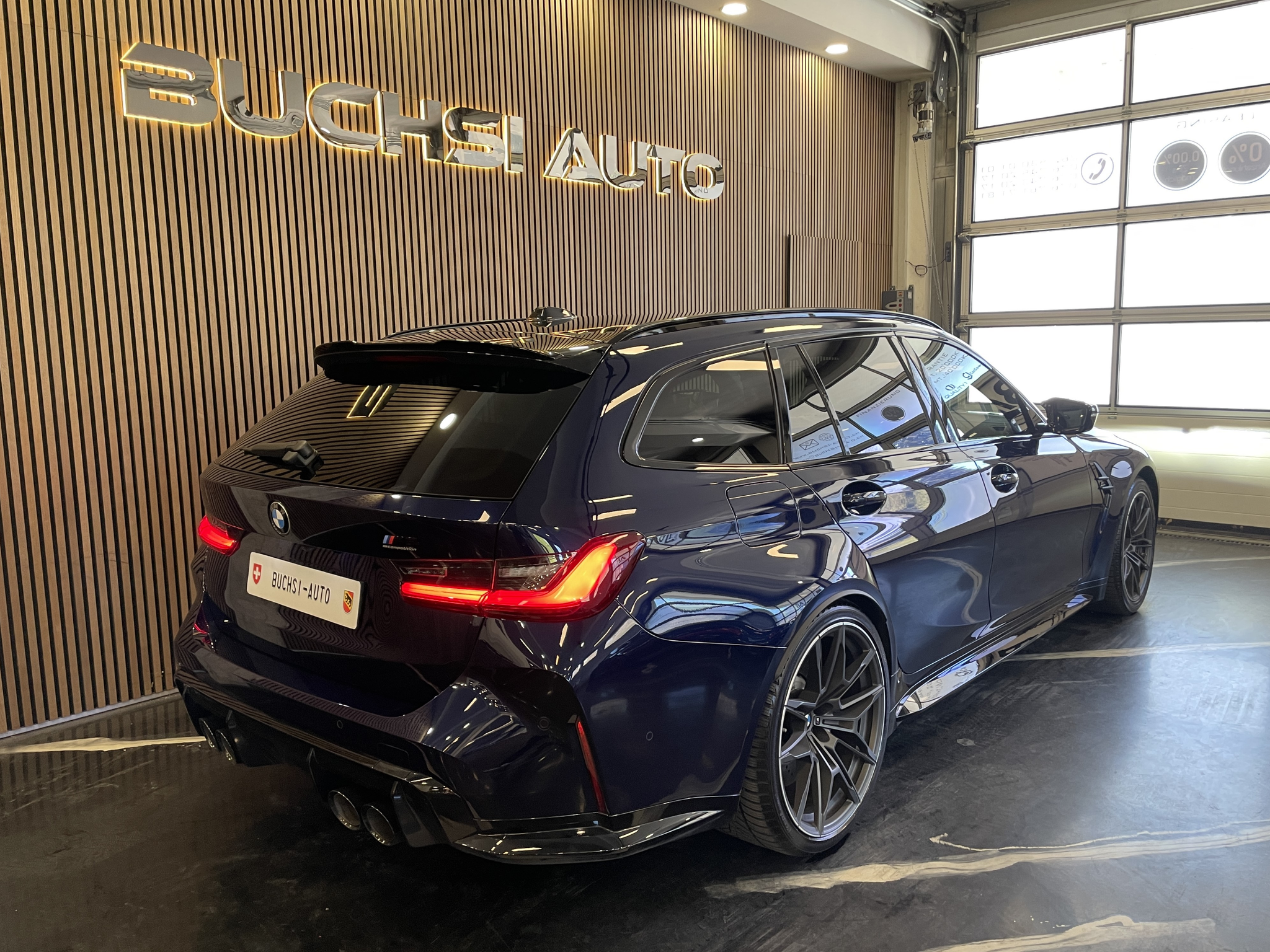 listing desktop thumbnail image 6